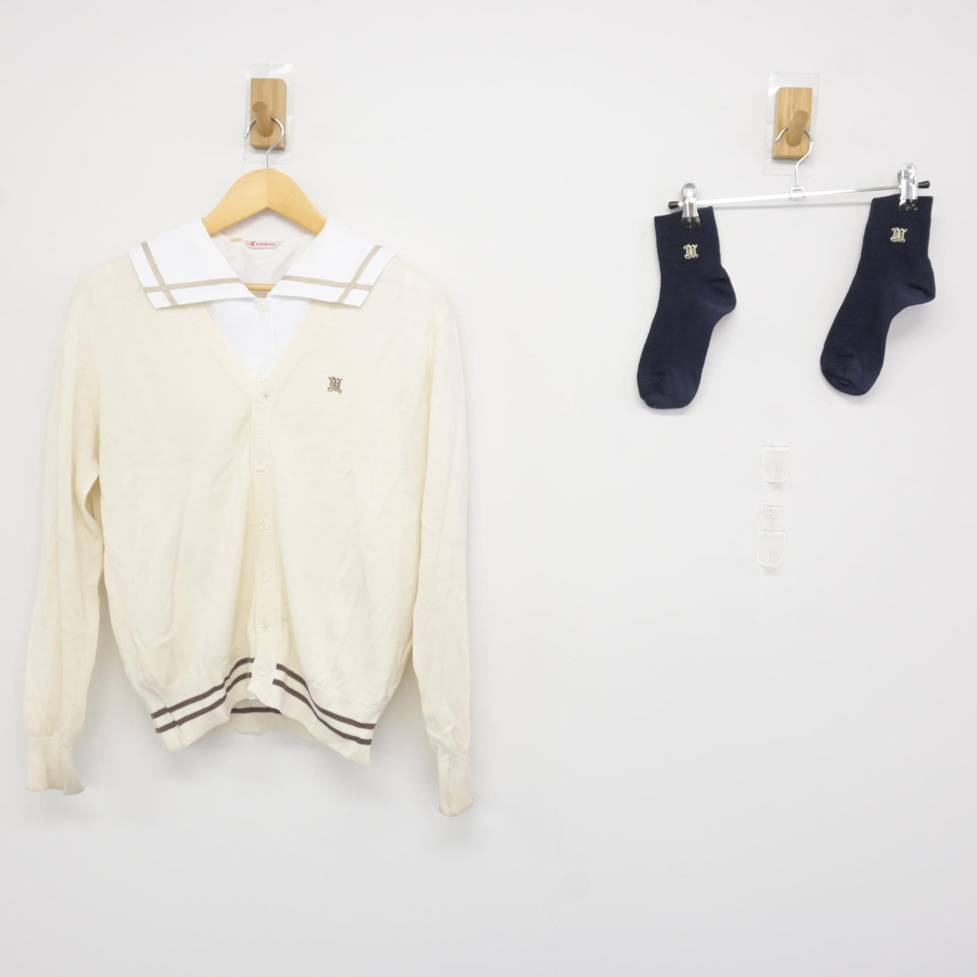 【中古】岡山県 岡山南高等学校 女子制服 4点 (ニット・シャツ) sf115816
