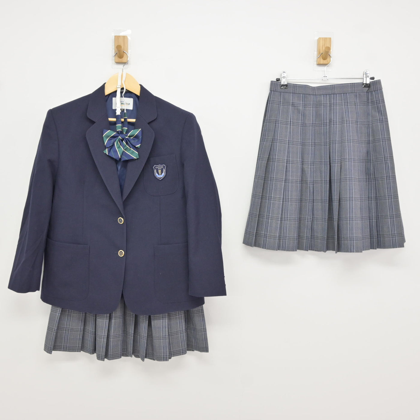 【中古】神奈川県 谷口中学校 女子制服 4点 (ブレザー・スカート) sf115825