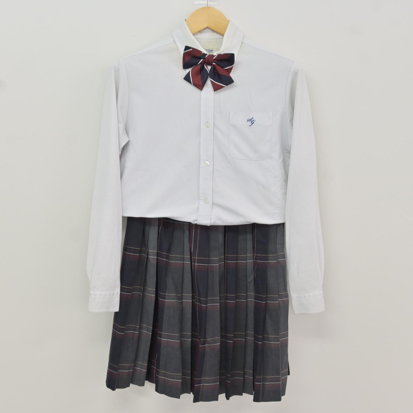 【中古】千葉県 昭和学院中学校・高等学校 女子制服 4点 (ブレザー・シャツ・スカート) sf115842