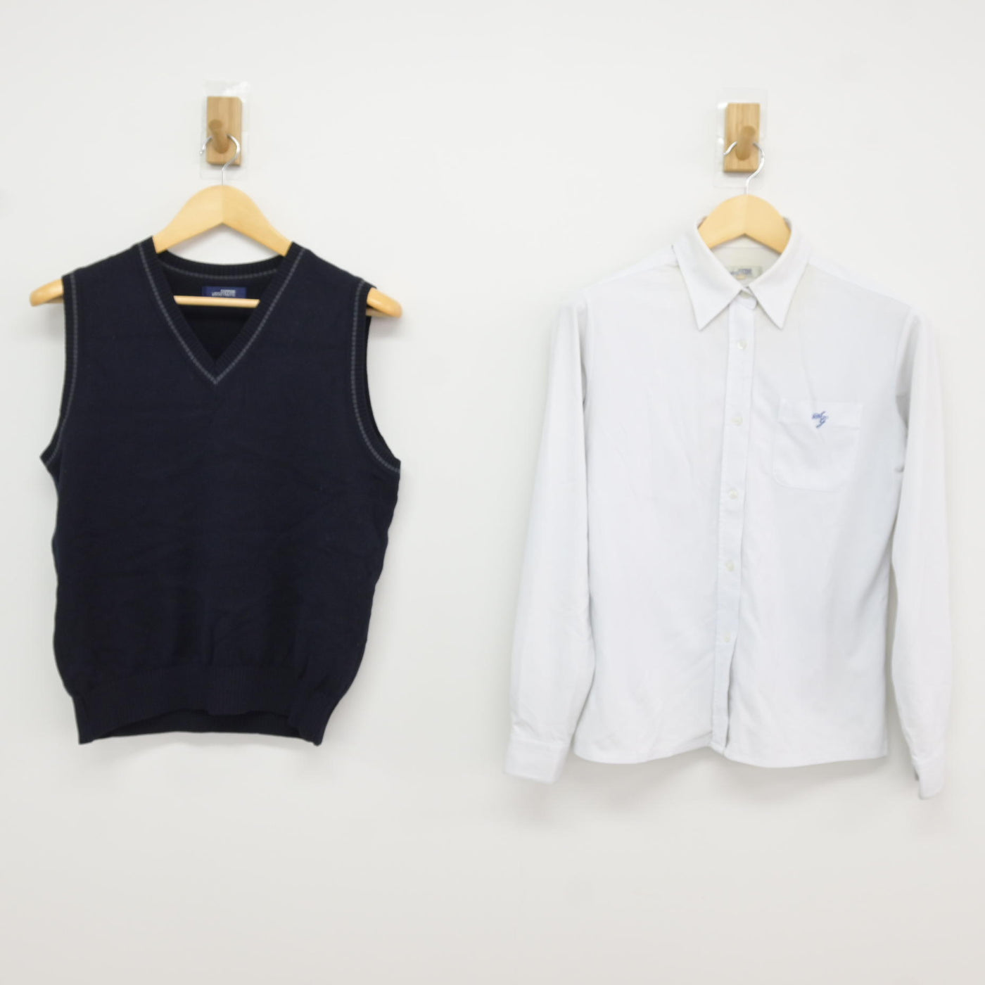 【中古】千葉県 昭和学院中学校・高等学校 女子制服 2点 (ニットベスト・シャツ) sf115844