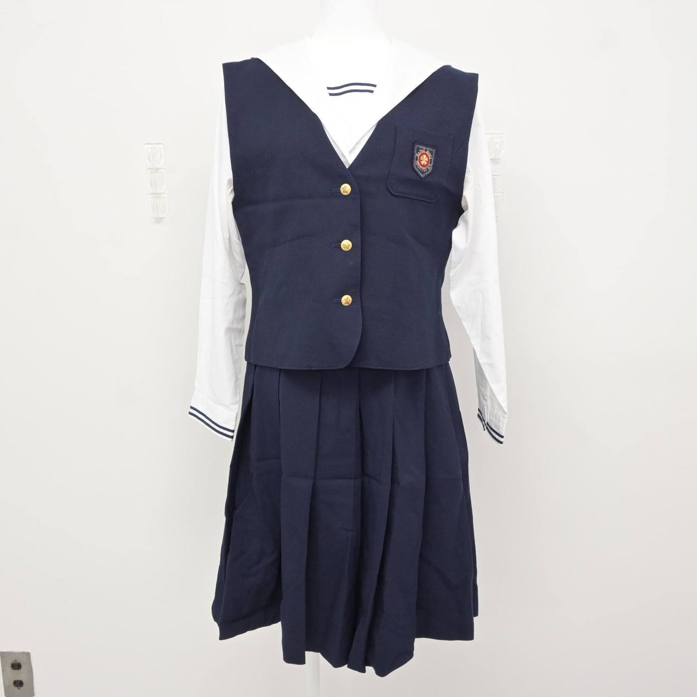 【中古】岡山県 就実高等学校 女子制服 4点 (ベスト・ニット・ブラウス・スカート) sf115856