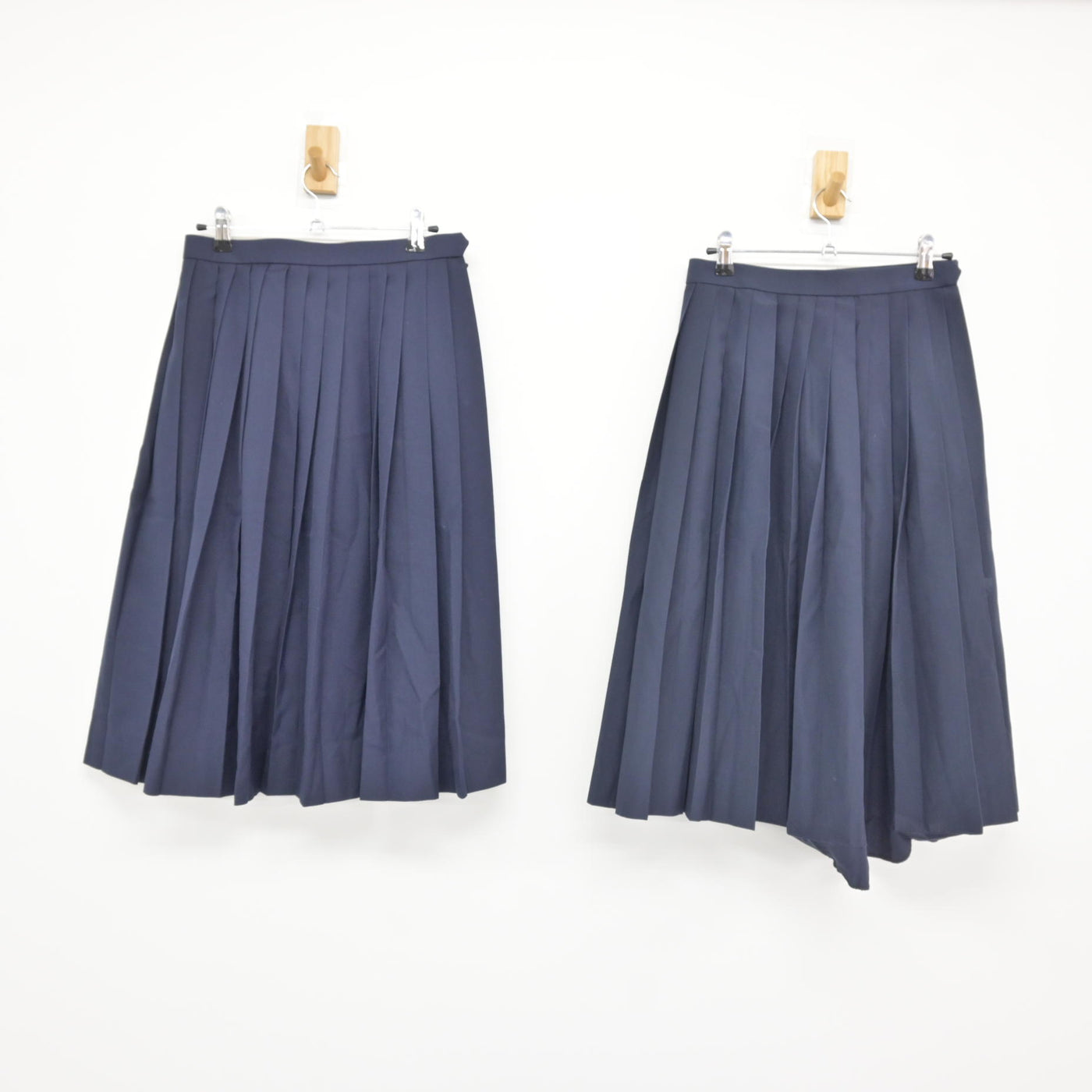 【中古】愛知県 新川中学校 女子制服 3点 (セーラー服・スカート・スカート) sf115886