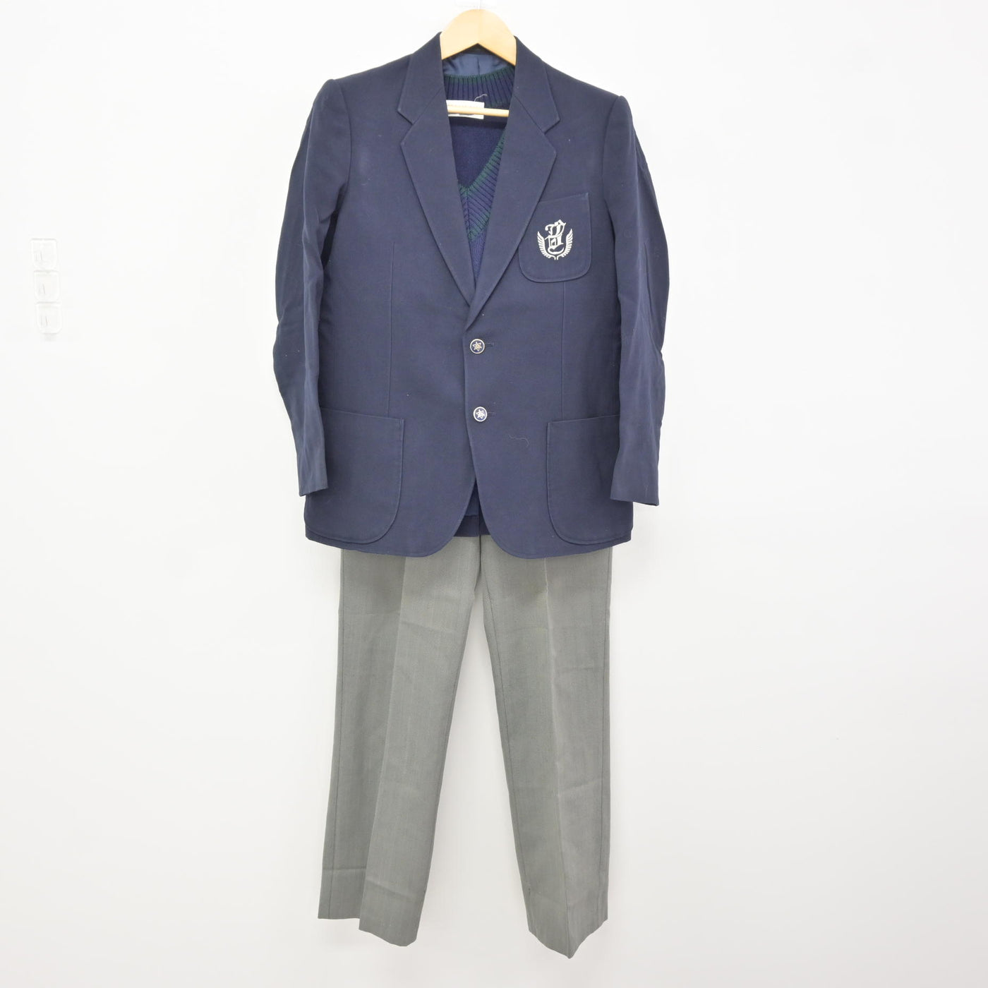【中古】京都府 音羽中学校 男子制服 3点 (ブレザー・ニットベスト・ズボン) sf115899