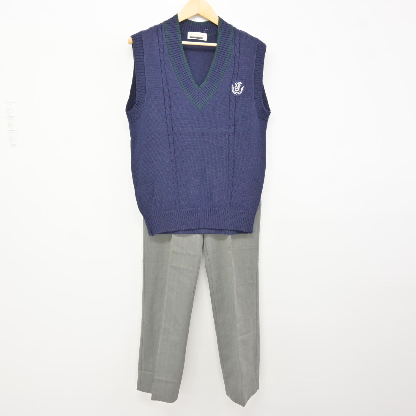 【中古】京都府 音羽中学校 男子制服 3点 (ブレザー・ニットベスト・ズボン) sf115899