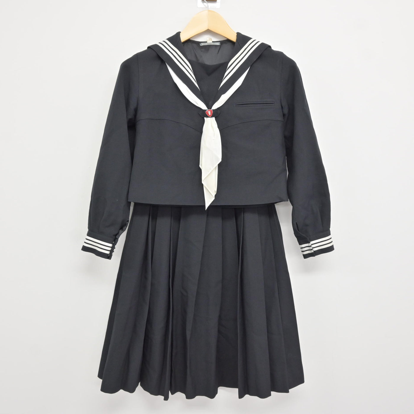 【中古】東京都 富士見中学校 女子制服 3点 (セーラー服・スカート) sf115918