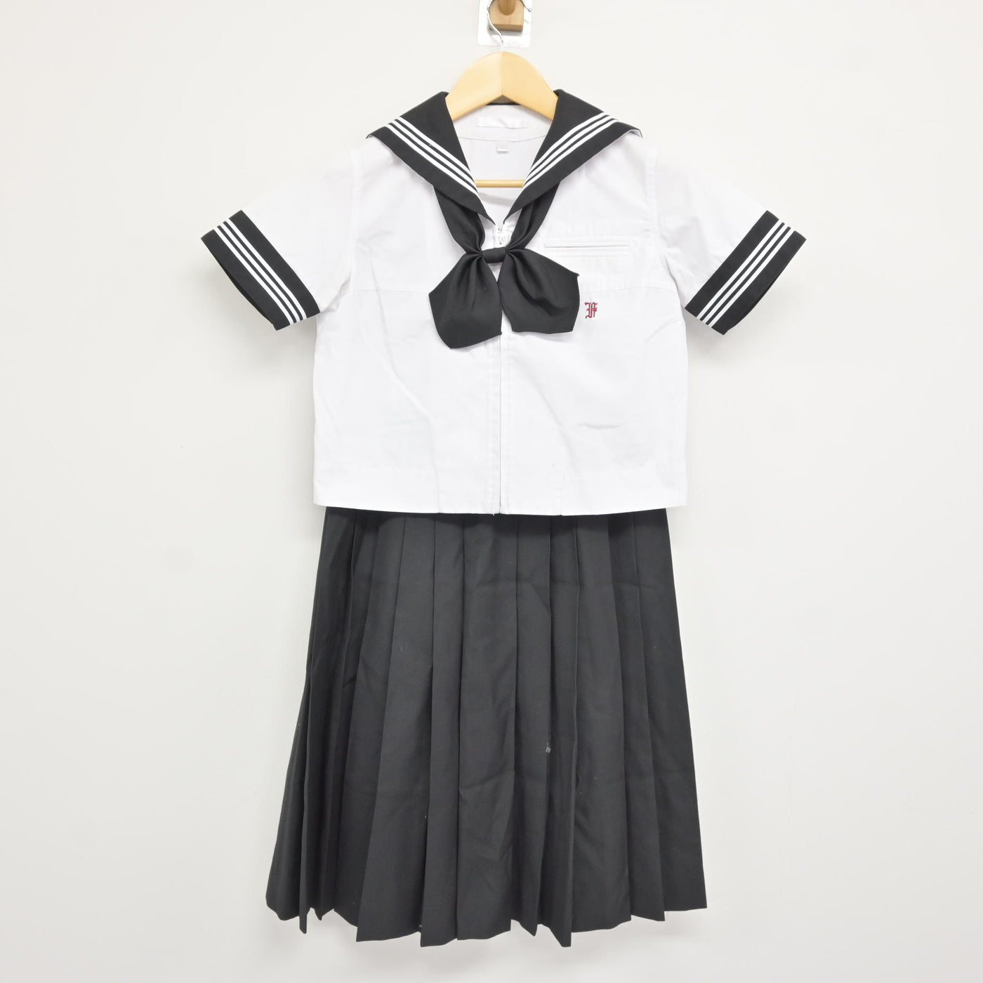 【中古】東京都 富士見中学校 女子制服 3点 (セーラー服・スカート) sf115919