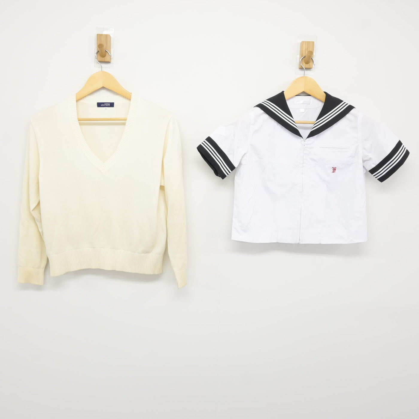 【中古】東京都 富士見中学校 女子制服 2点 (ニット・セーラー服) sf115921