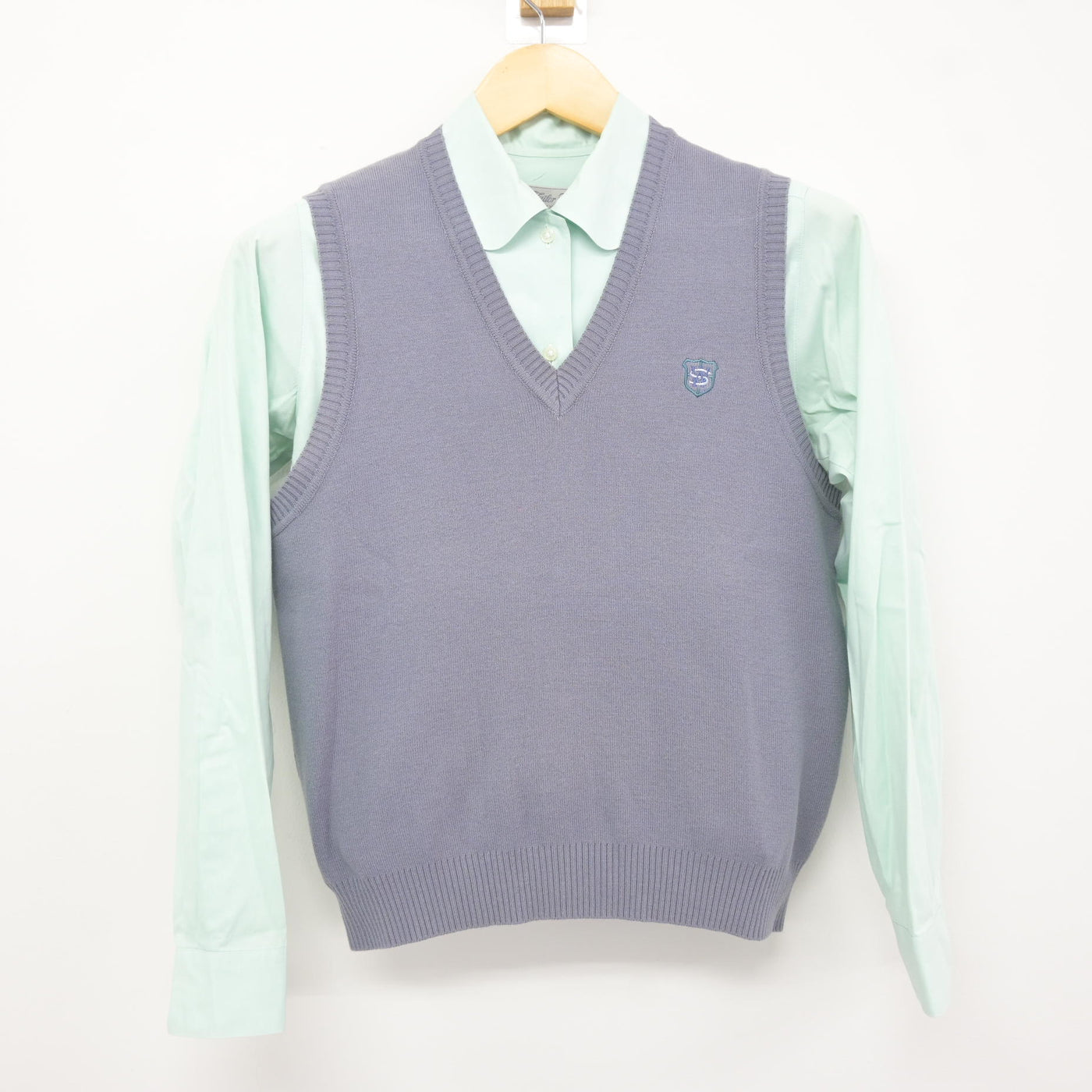 【中古】福岡県 西南学院高等学校 女子制服 2点 (ニットベスト・シャツ) sf115939