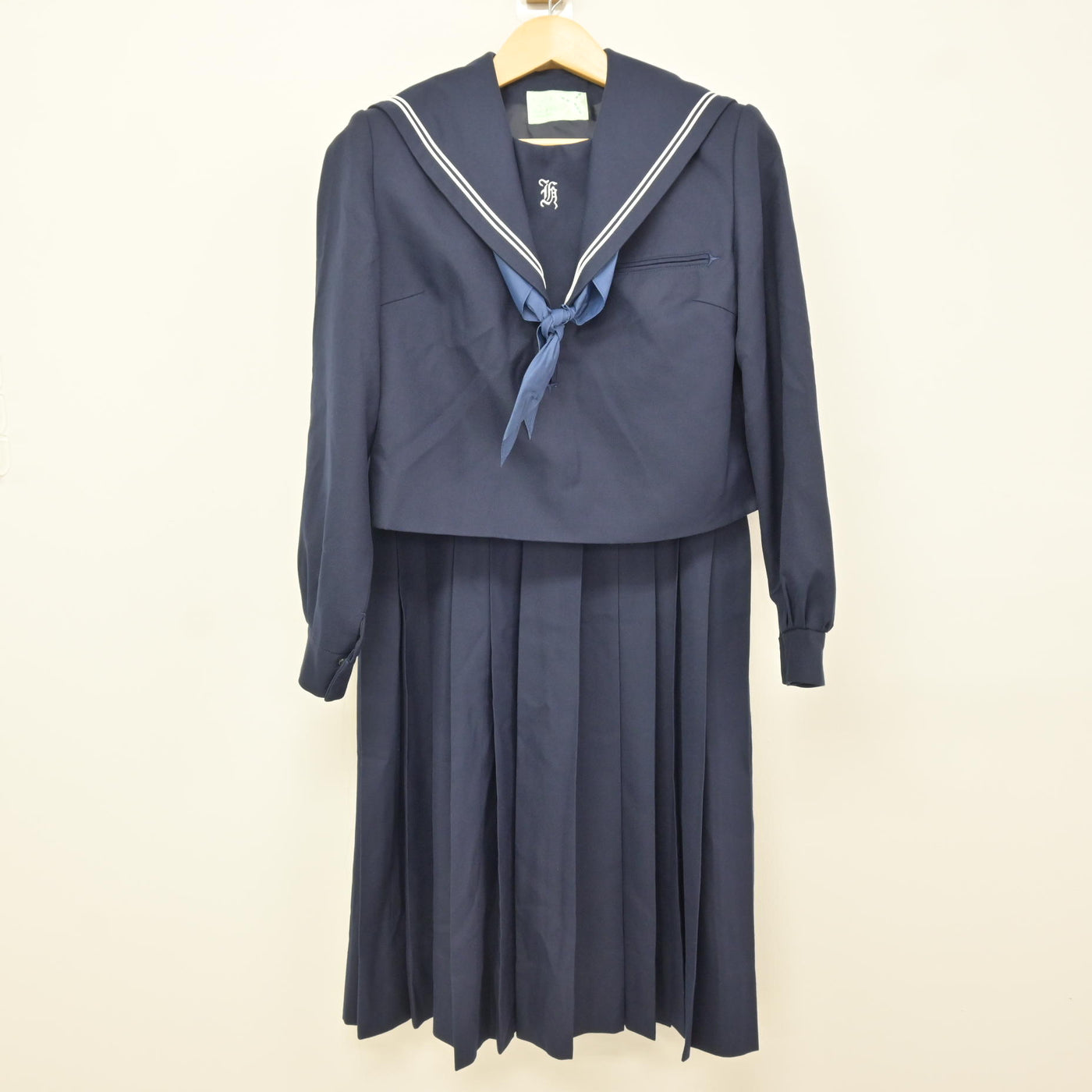 【中古】福岡県 平尾中学校 女子制服 3点 (セーラー服・ジャンパースカート) sf115961
