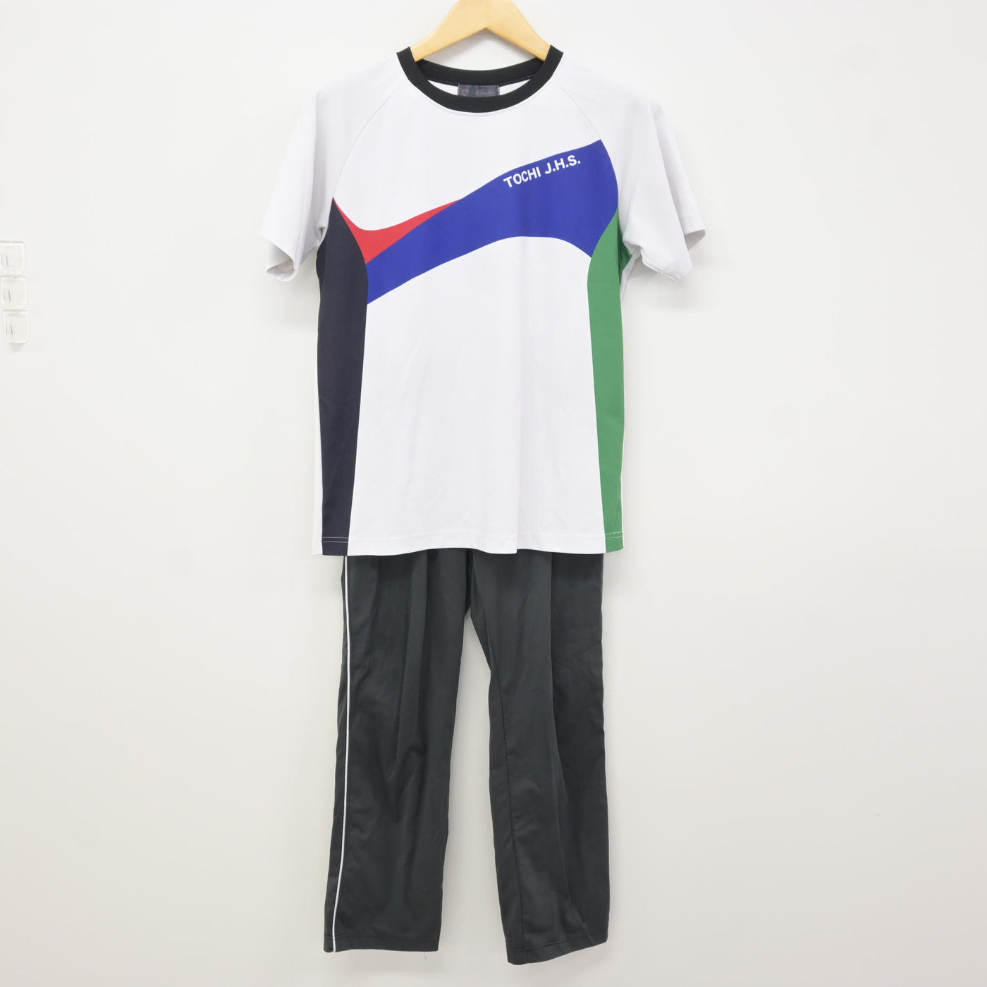 【中古】愛知県 当知中学校 女子制服 3点 (ジャージ 上・体操服 上・ジャージ 下) sf115977