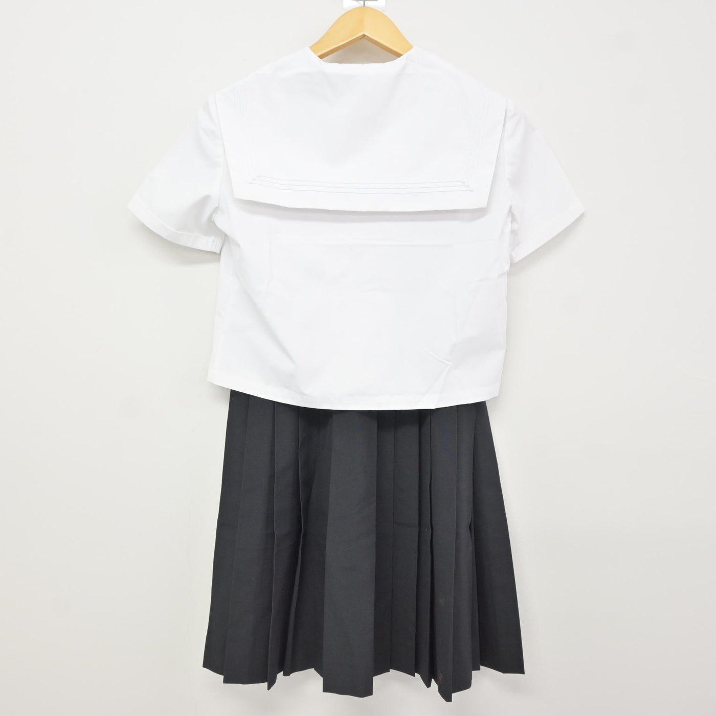 【中古】福井県 三国高等学校 女子制服 2点 (セーラー服・スカート) sf115990