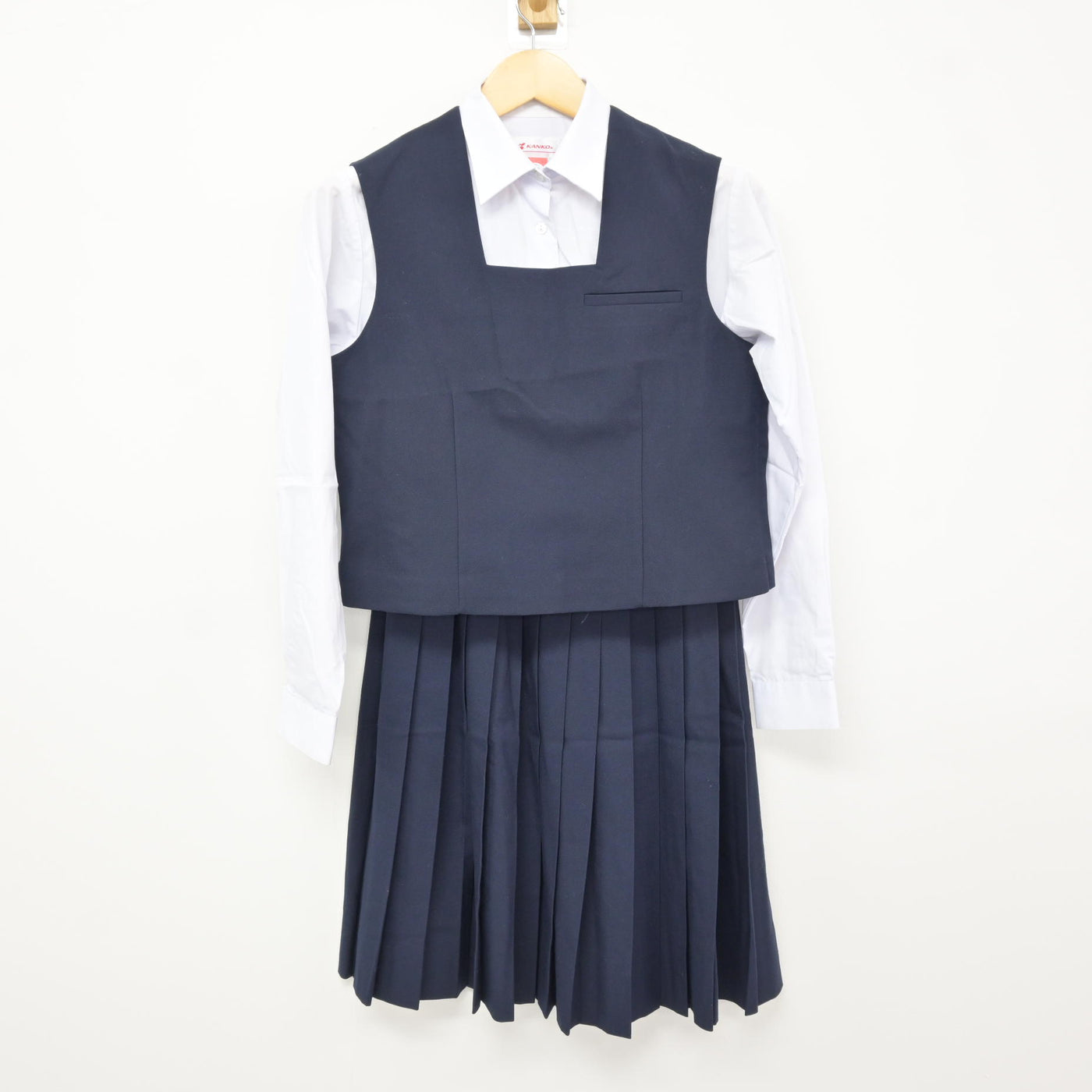 【中古】兵庫県 兵庫高等学校 女子制服 4点 (ブレザー・ベスト・シャツ・スカート) sf116028