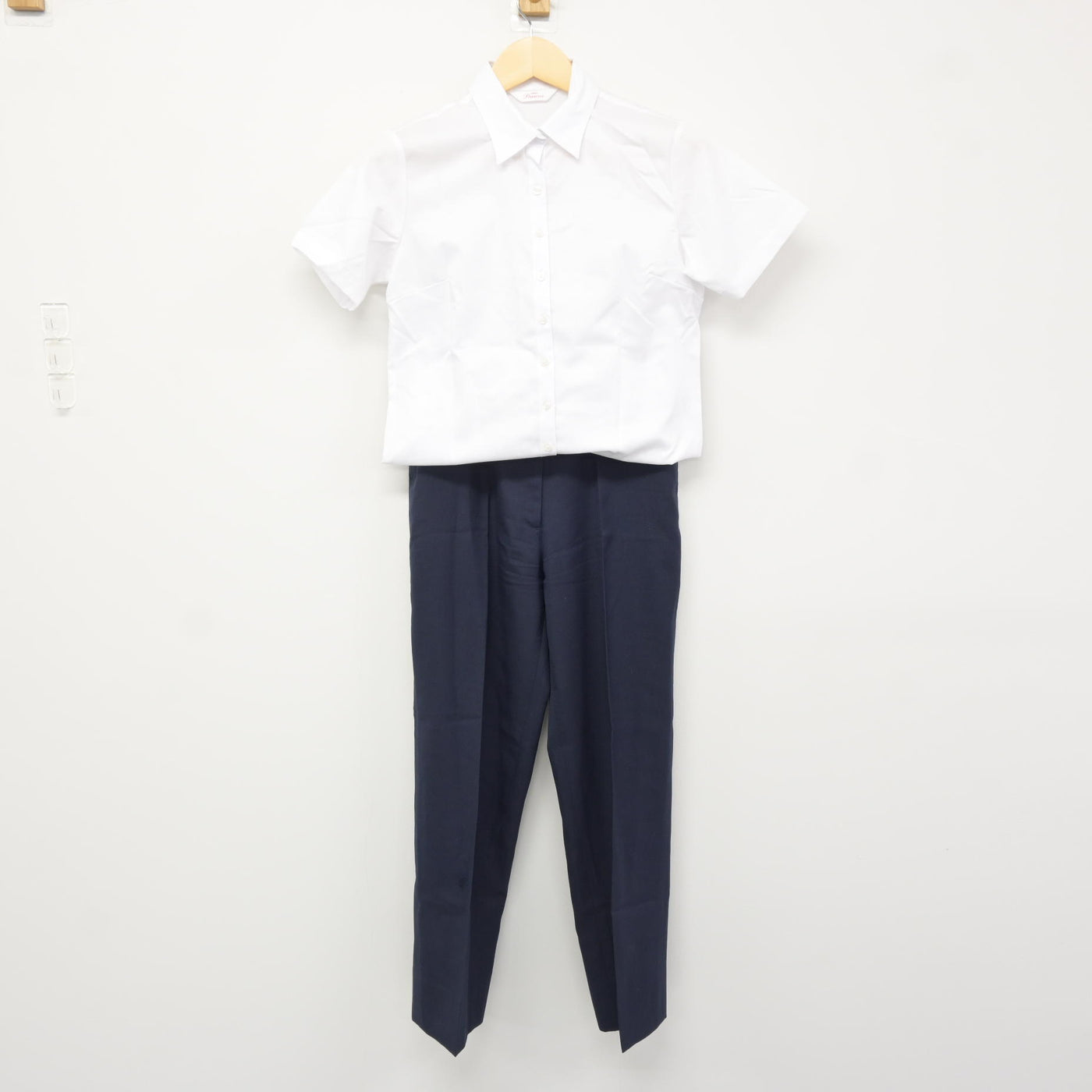 【中古】北海道 向陵中学校 女子制服 2点 (シャツ・ズボン) sf116037