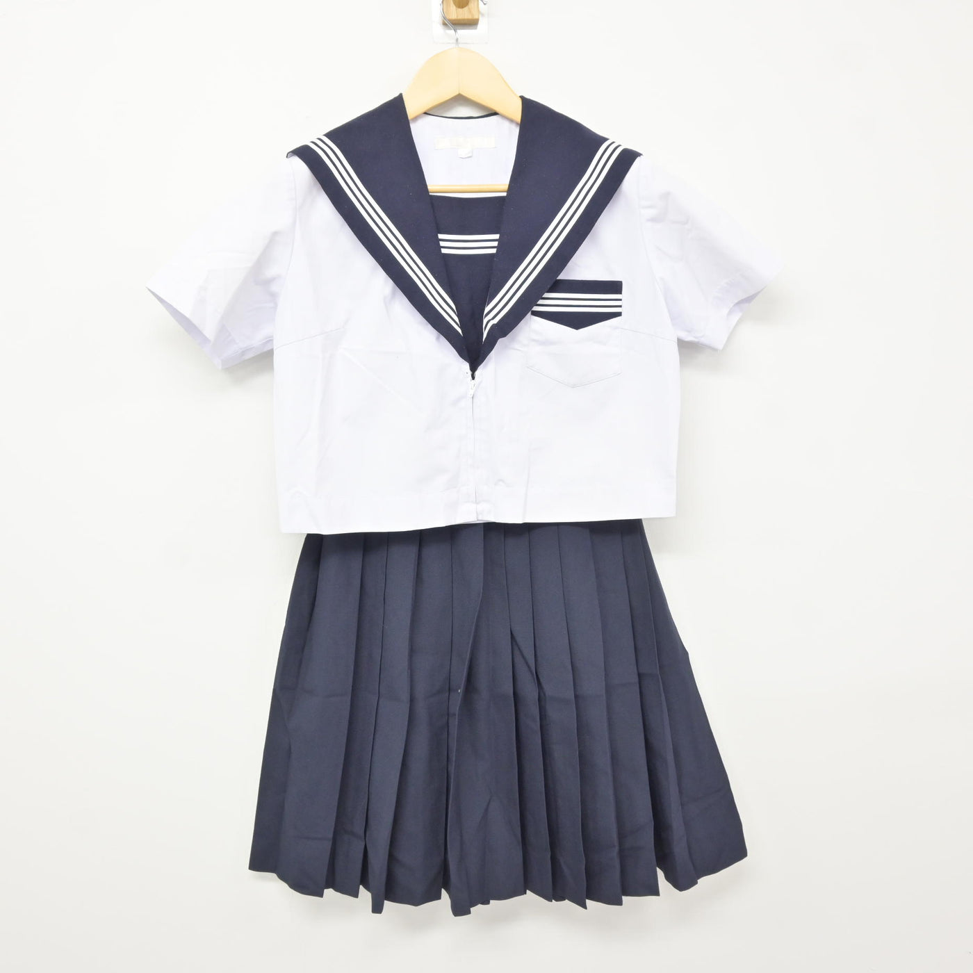 【中古】岐阜県 大野中学校 女子制服 3点 (セーラー服・スカート) sf116057