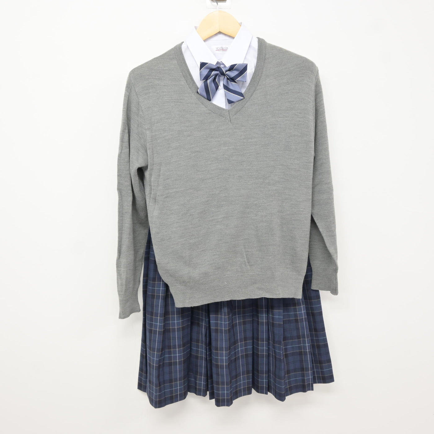 【中古】埼玉県 瑞穂中学校 女子制服 4点 (ニット・シャツ・スカート) sf116062