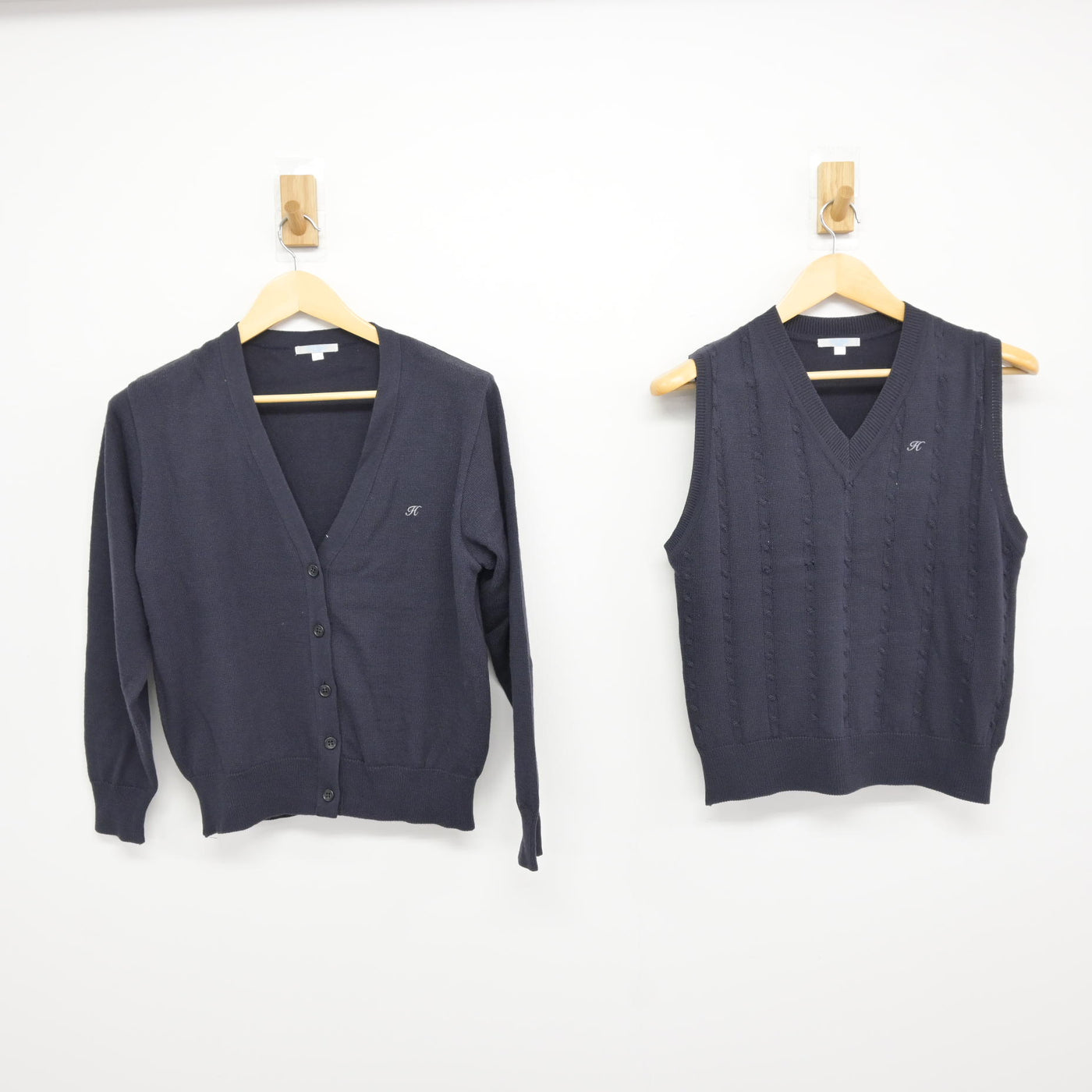 【中古】神奈川県 白鵬女子高等学校 女子制服 2点 (ニット・ニットベスト) sf116083