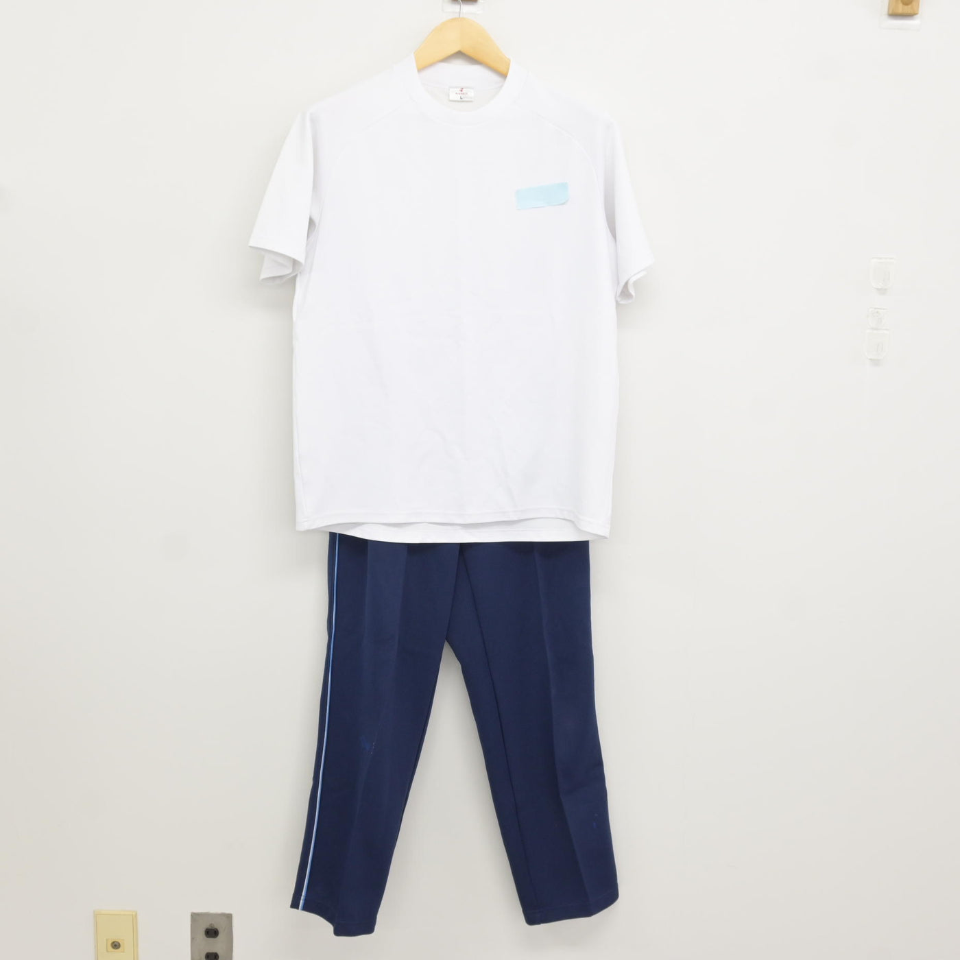 【中古】神奈川県 東野中学校 女子制服 3点 (ジャージ 上・体操服 上・ジャージ 下) sf116109