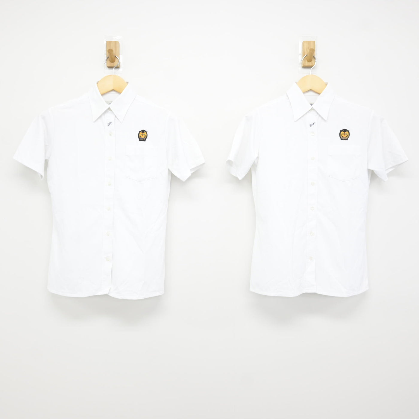 中古】沖縄県 浦添工業高等学校 女子制服 2点 (シャツ) sf116207 