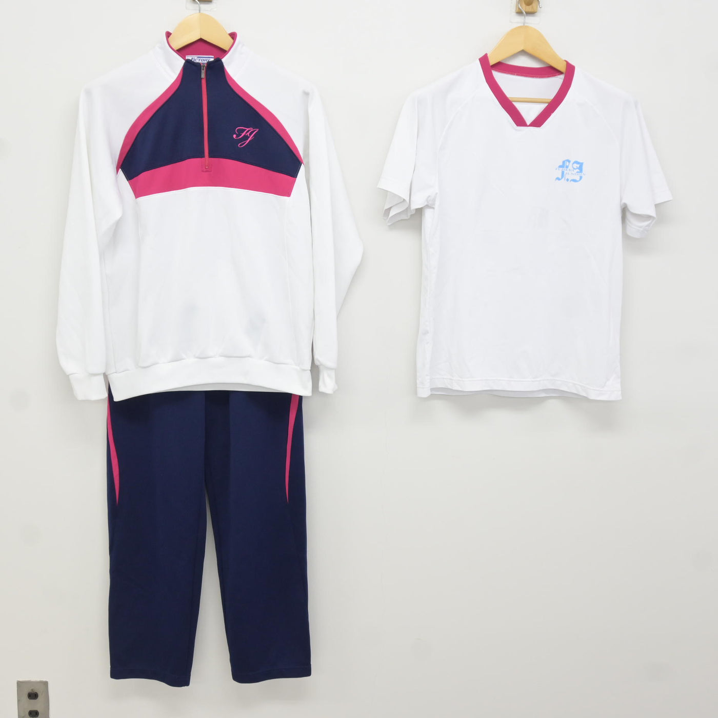 中古】静岡県 藤枝順心中学校・高等学校 女子制服 3点 (ジャージ 上