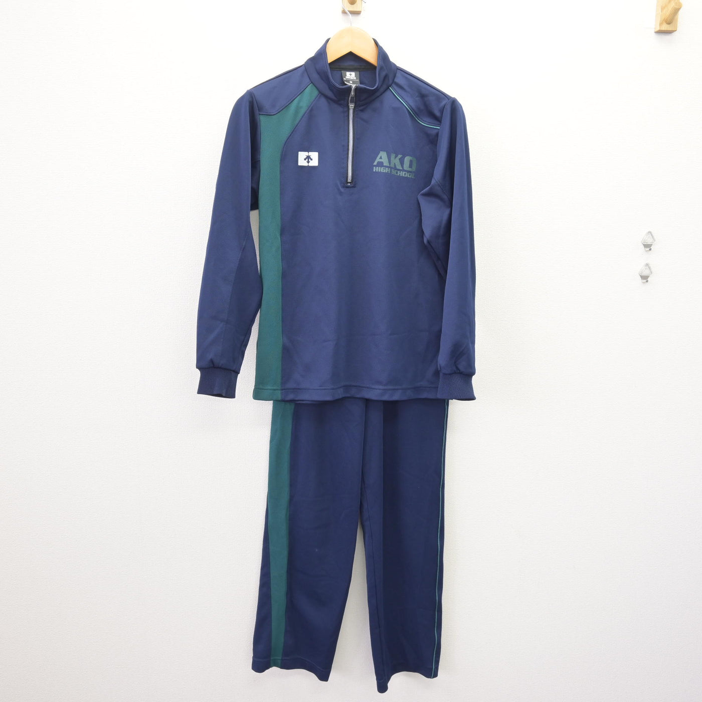 【中古】兵庫県 赤穂高等学校 女子制服 2点 (ジャージ 上・ジャージ 下) sf120004