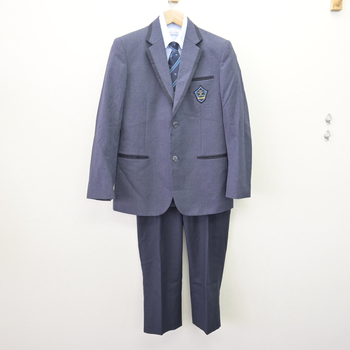 【中古】福岡県 警固中学校 男子制服 4点 (ブレザー・シャツ・ズボン) sf120027