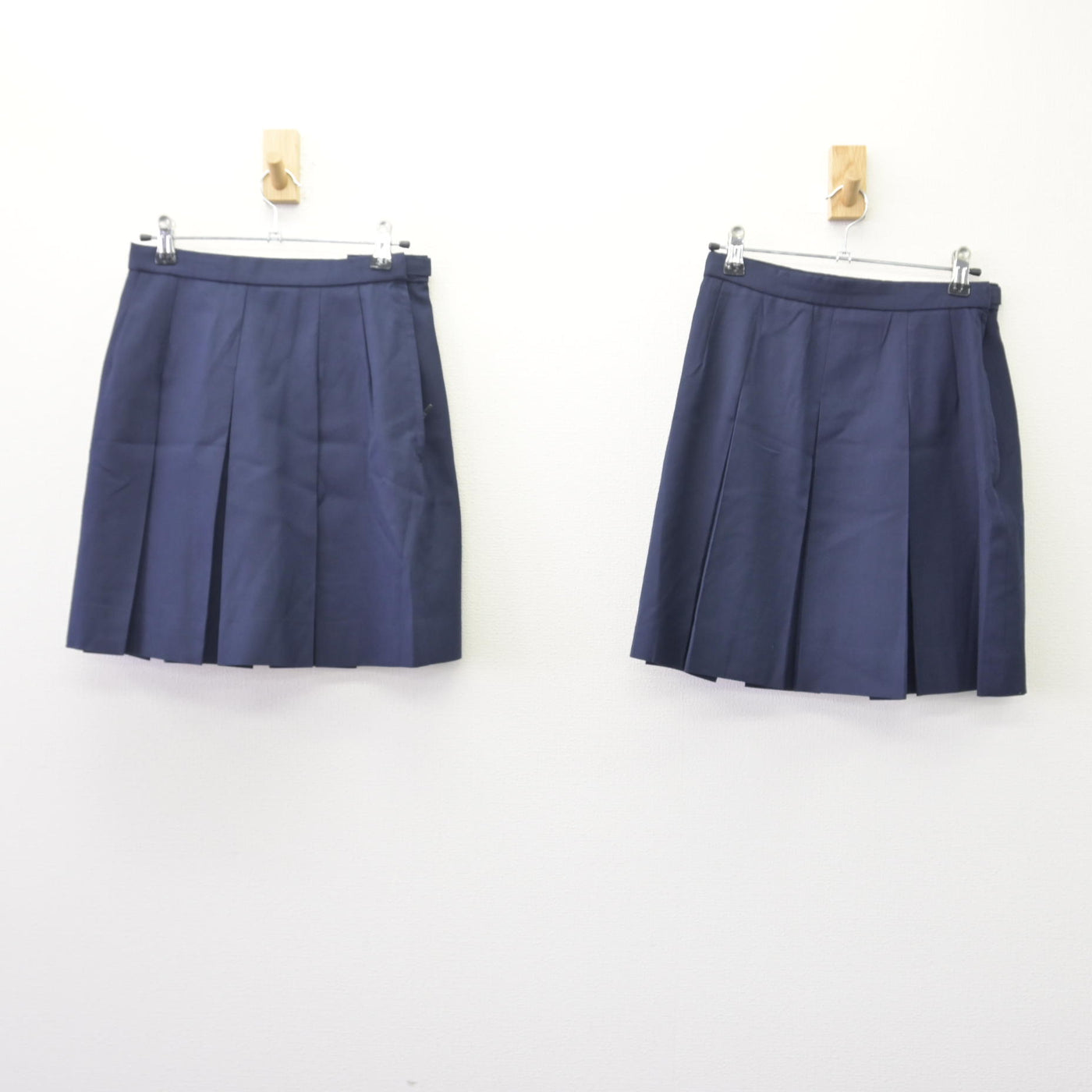 【中古】神奈川県 横須賀大津高等学校 女子制服 3点 (ブレザー・スカート) sf120060