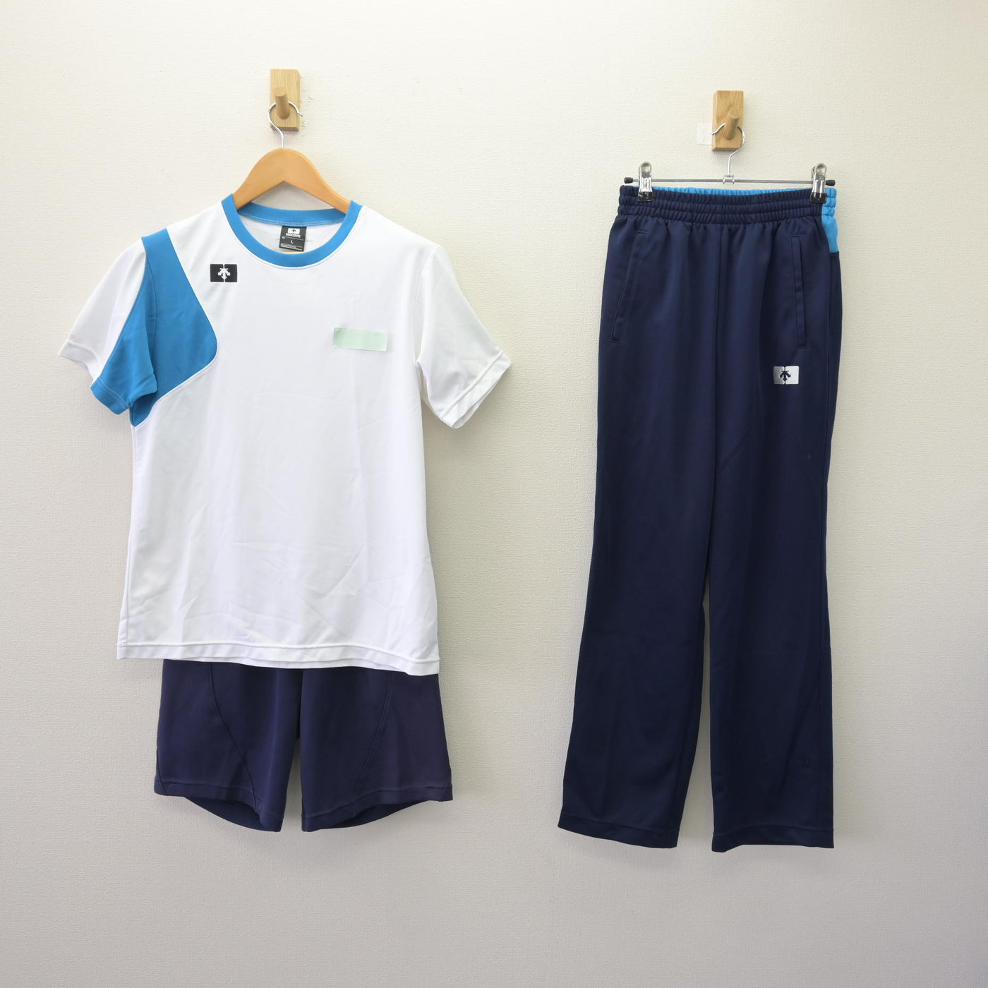 【中古】兵庫県 北摂三田高等学校 女子制服 3点 (体操服 上・ジャージ 下・体操服 下) sf120063