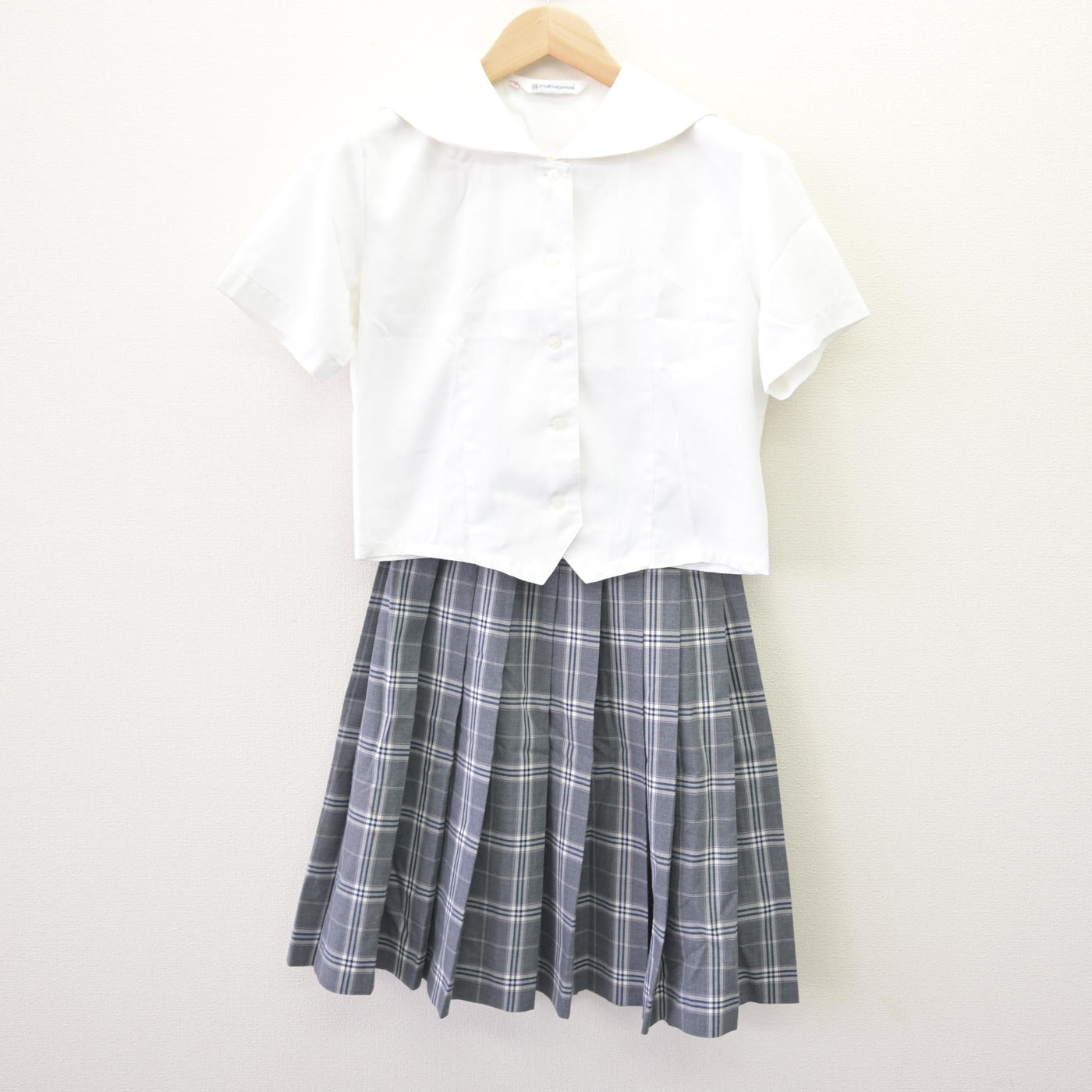 【中古】栃木県 宇都宮文星女子高等学校 女子制服 2点 (セーラー服・スカート) sf120083