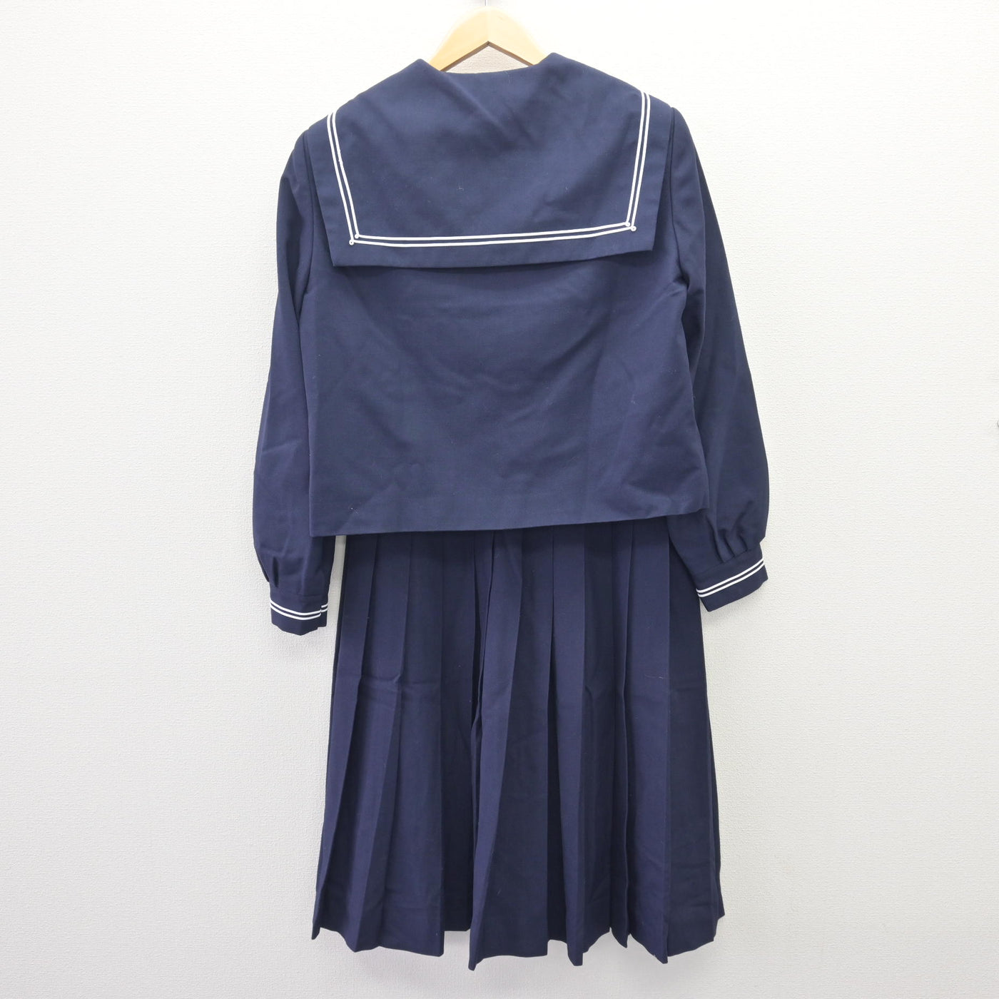 【中古】福井県 足羽第一中学校 女子制服 6点 (セーラー服・スカート) sf120115