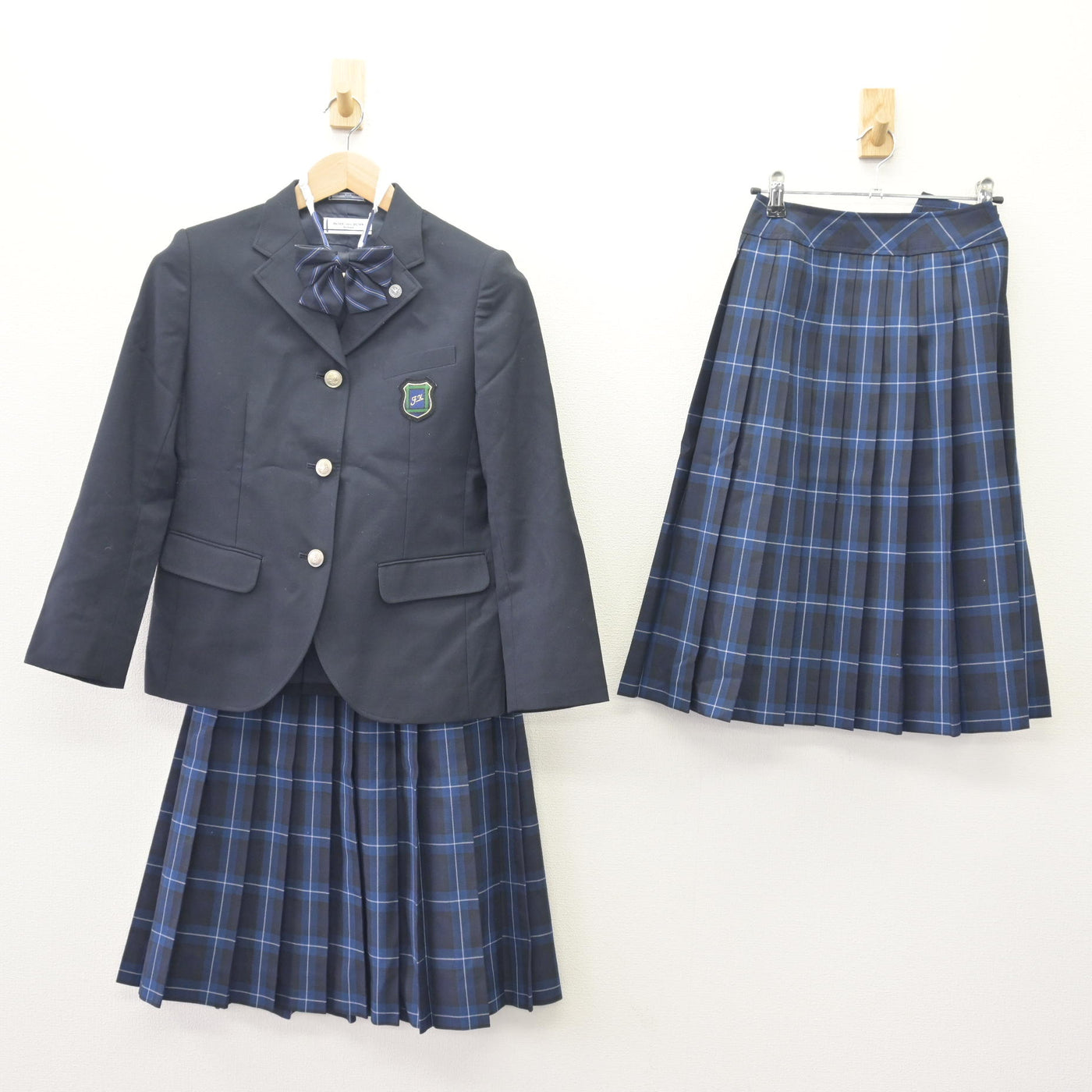 【中古】福岡県 福岡講倫館高等学校 女子制服 4点 (ブレザー・スカート) sf120134