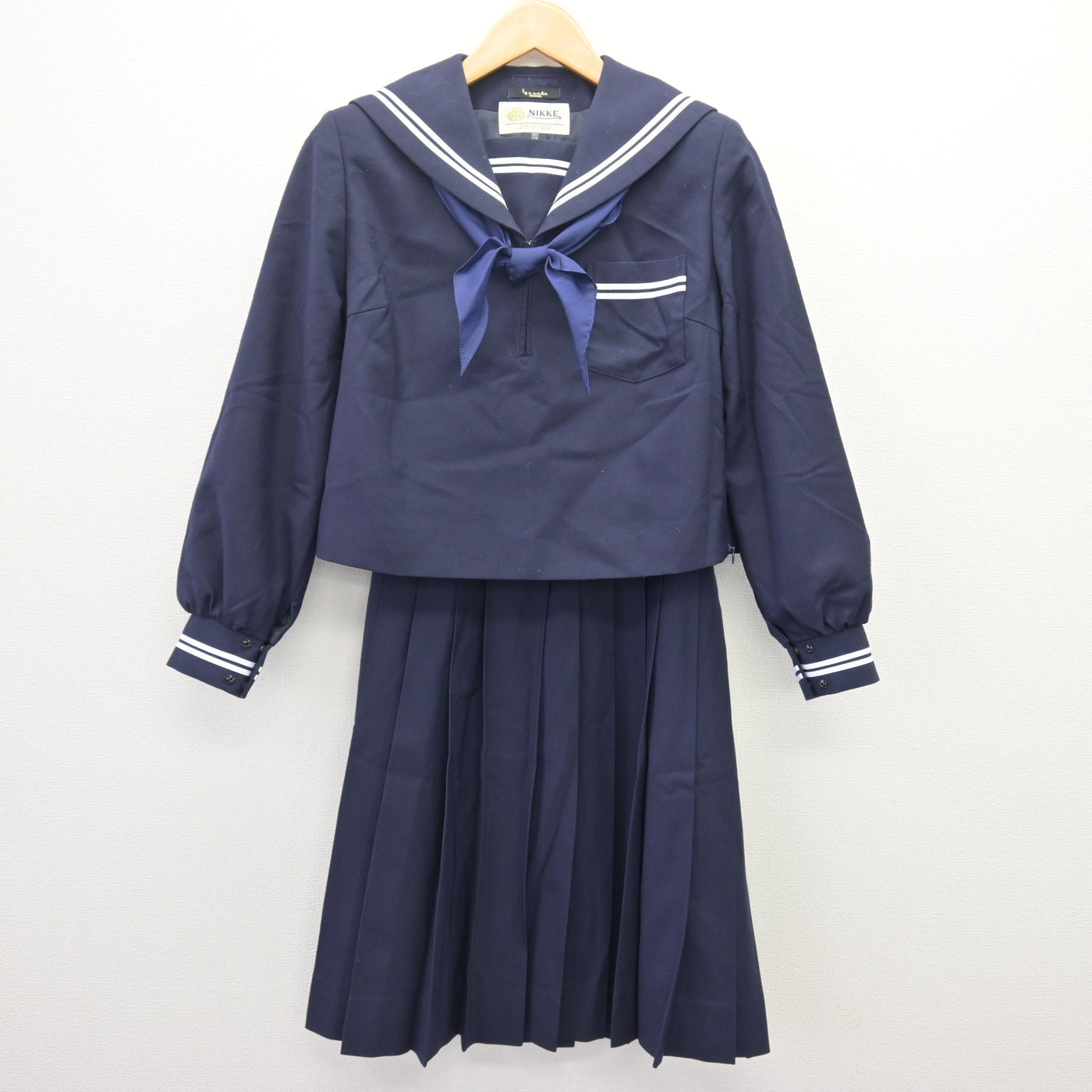 【中古】静岡県 大井川中学校 女子制服 3点 (セーラー服・スカート) sf120176