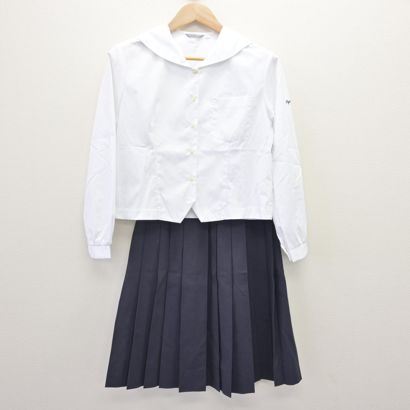 【中古】静岡県 大井川中学校 女子制服 3点 (セーラー服・スカート) sf120177