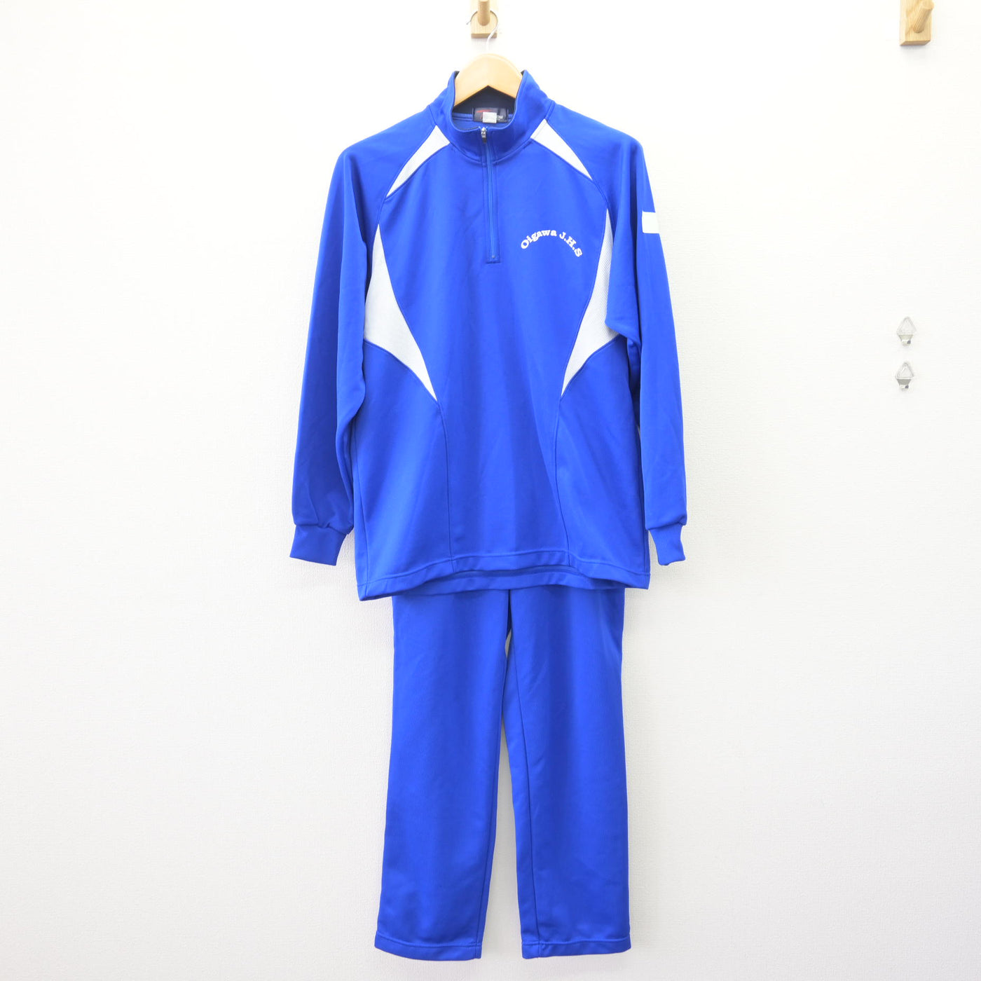 【中古】静岡県 大井川中学校 女子制服 2点 (ジャージ 上・ジャージ 下) sf120181