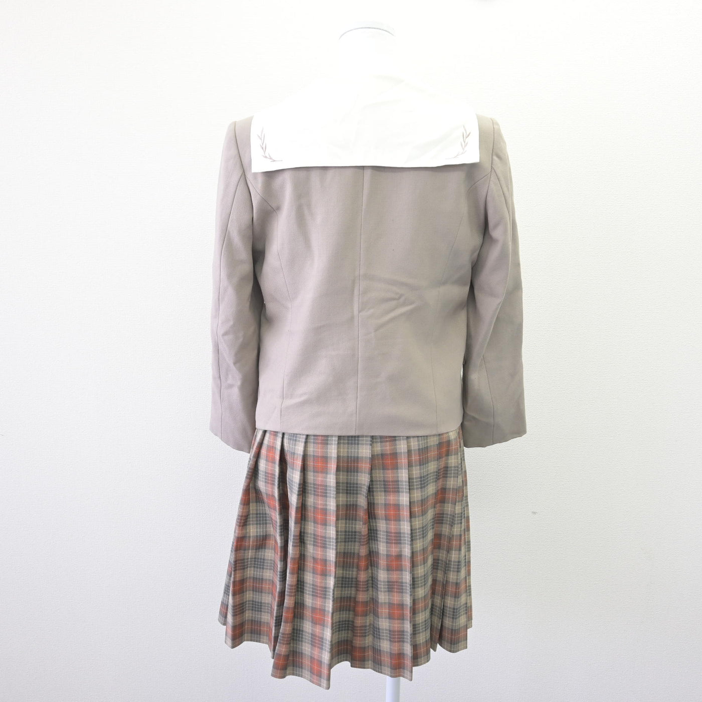 【中古】愛知県 名城大学附属高等学校 女子制服 3点 (ブレザー・ブラウス・スカート) sf120207