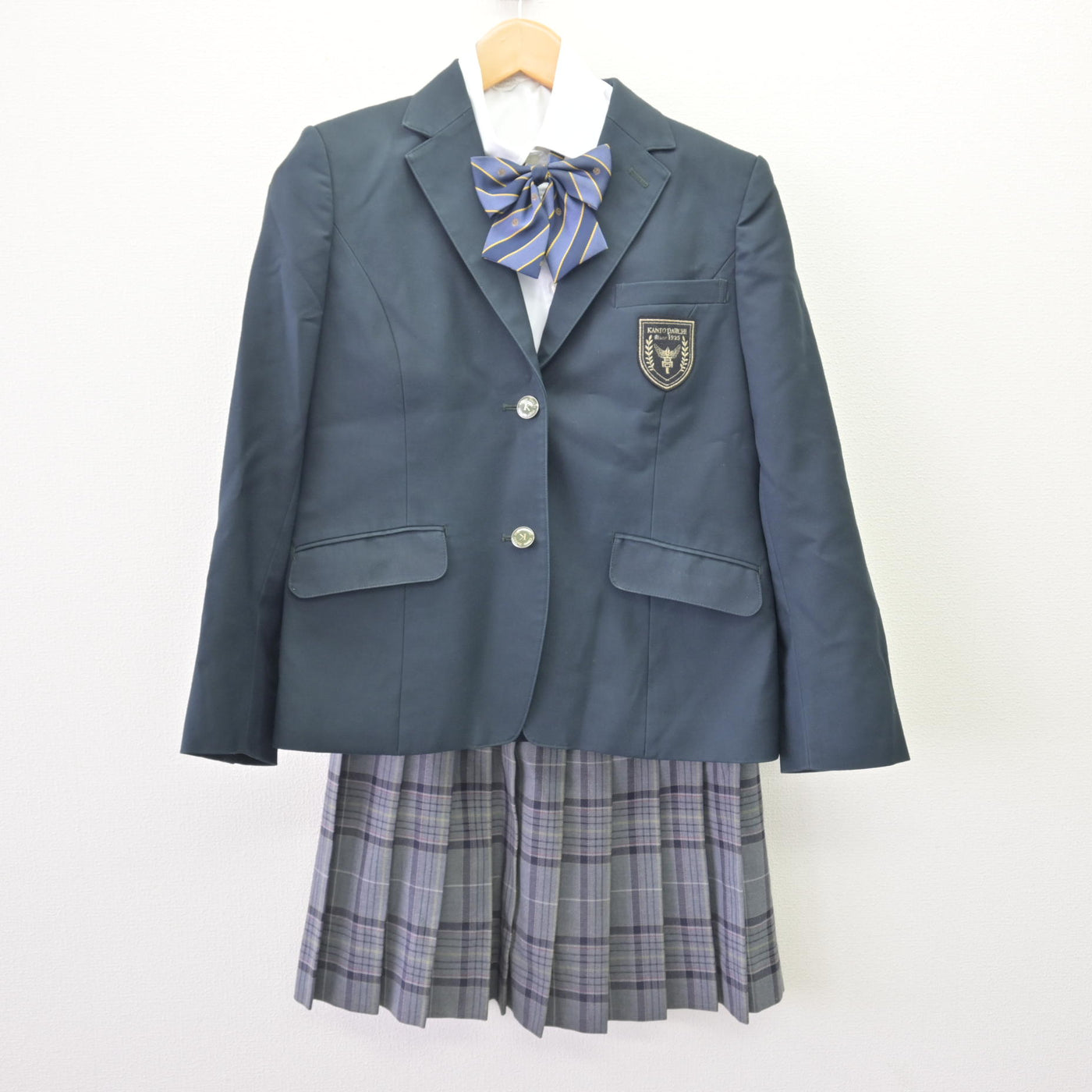 【中古】東京都 関東第一高等学校 女子制服 4点 (ブレザー・シャツ・スカート) sf120213