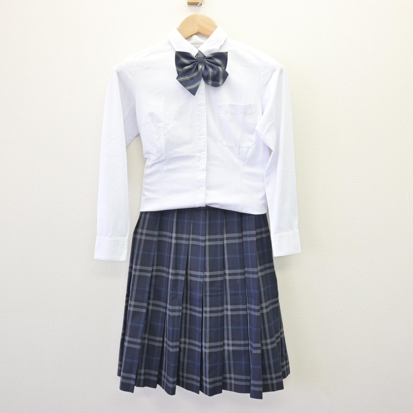【中古】福岡県 自由ケ丘高等学校 女子制服 4点 (ブレザー・シャツ・スカート) sf120242