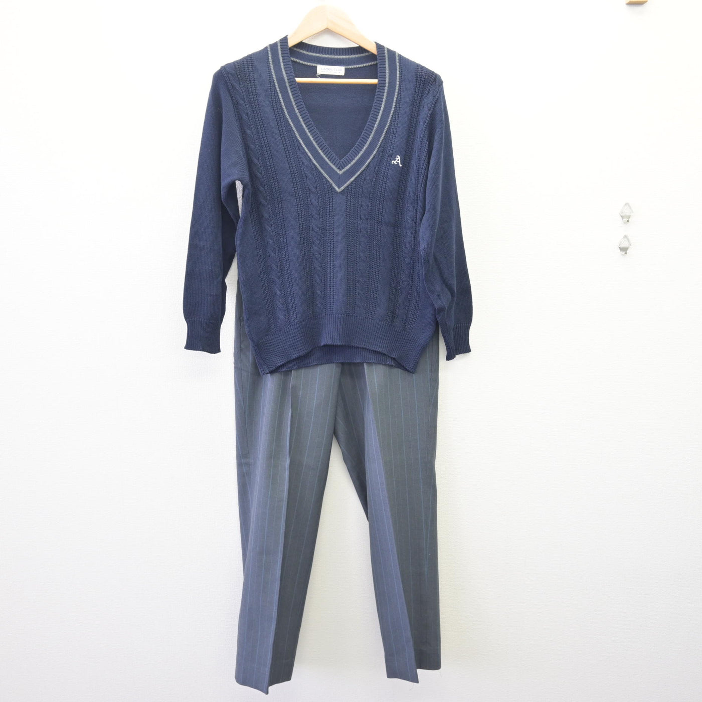 【中古】愛知県 愛知高等学校 男子制服 5点 (ブレザー・ニット・ズボン) sf120265