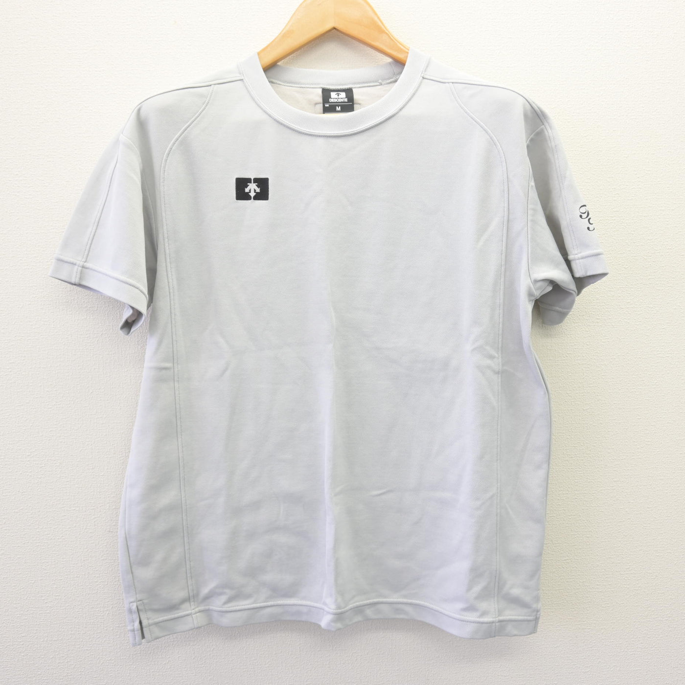 【中古】東京都 帝京八王子中学校・高等学校 女子制服 2点 (体操服 上・体操服 下) sf120321
