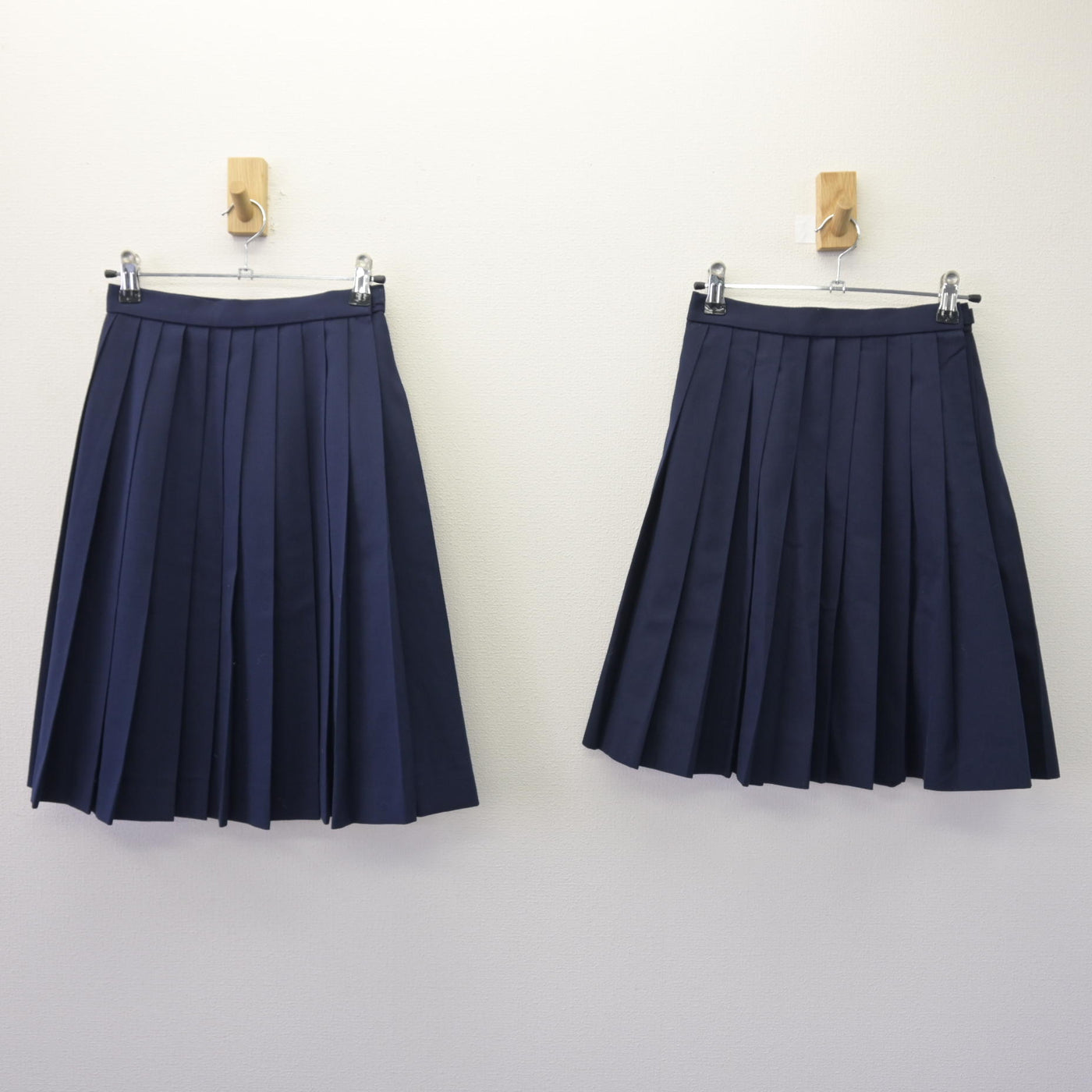 【中古】鳥取県 倉吉東高等学校 女子制服 2点 (スカート・スカート) sf120342