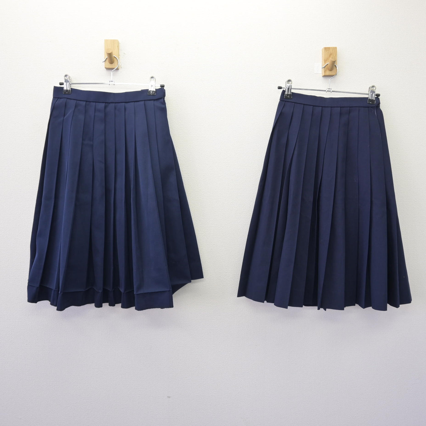 【中古】鳥取県 倉吉東高等学校 女子制服 2点 (スカート・スカート) sf120343