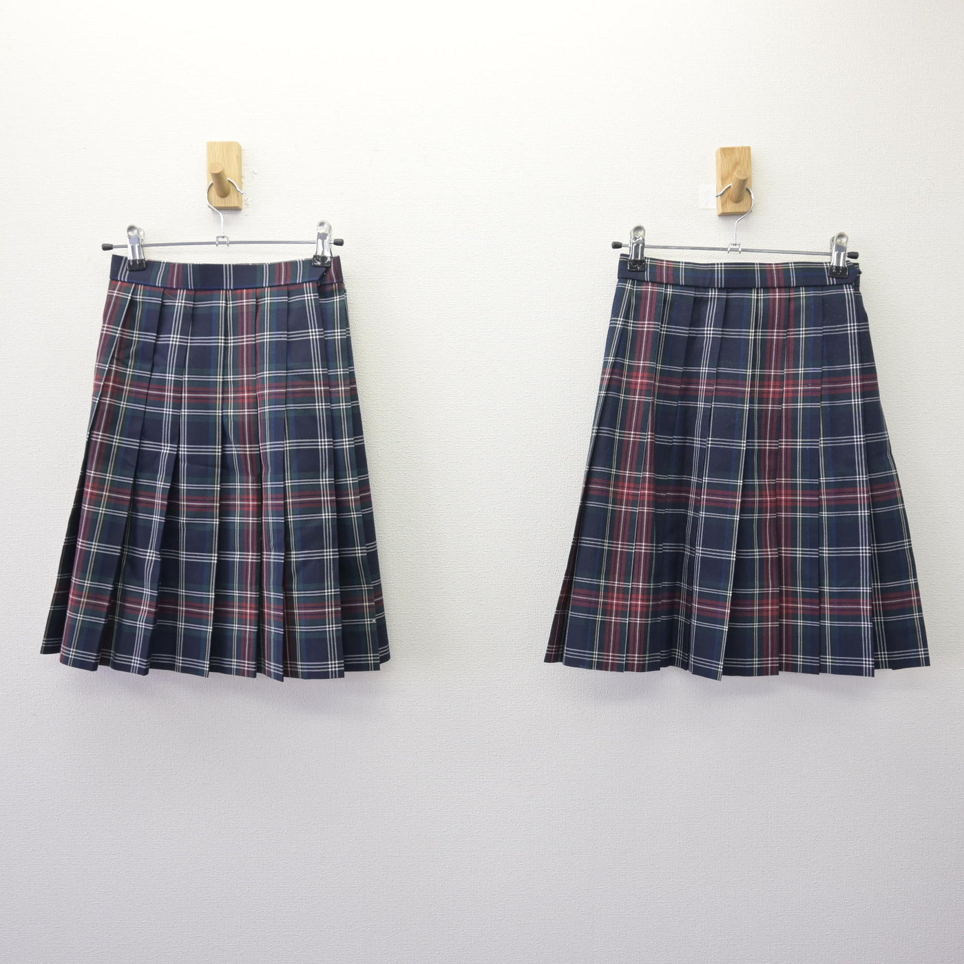 【中古】東京都 桐ヶ丘高等学校 女子制服 4点 (ブレザー・スカート) sf120346