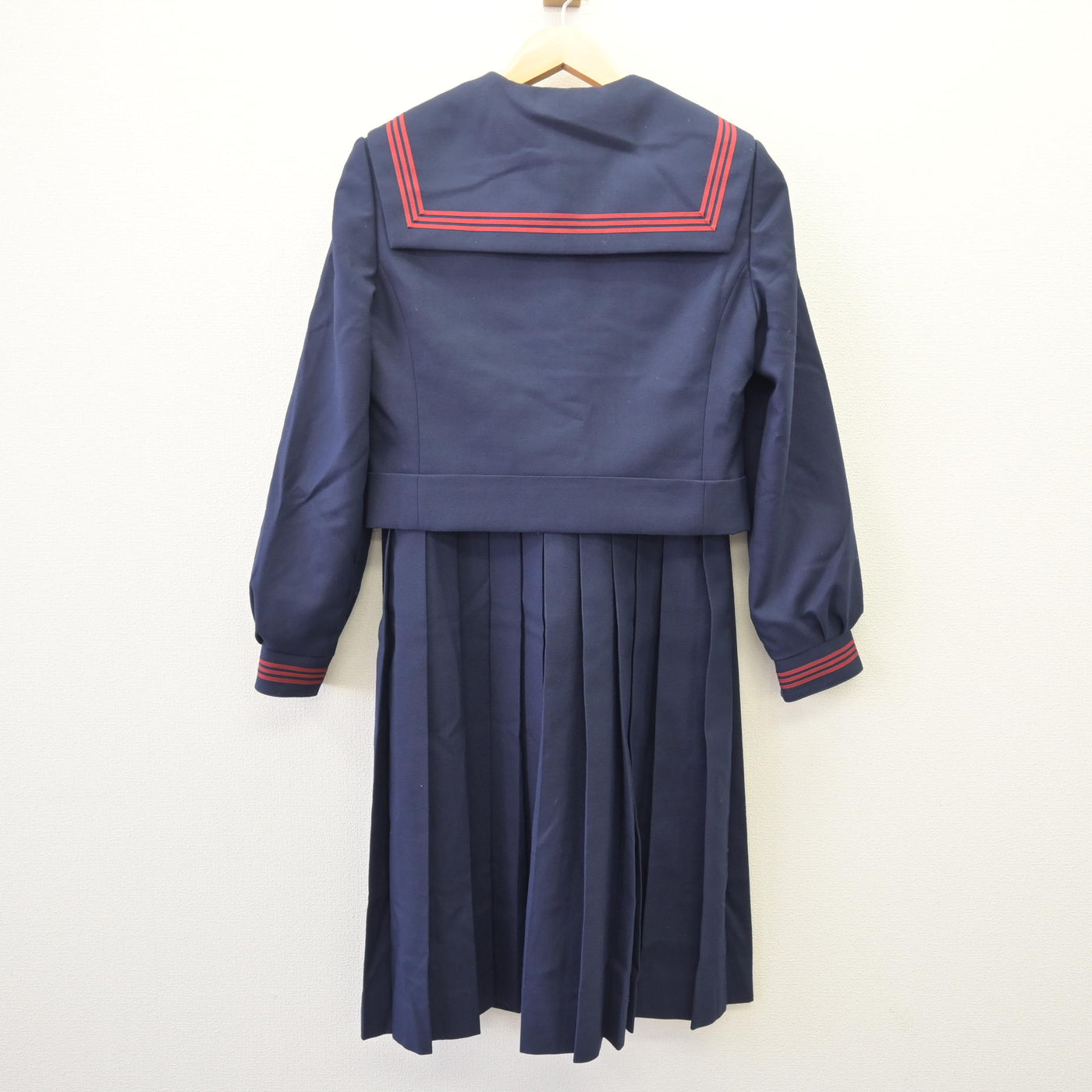 【中古】福岡県 企救中学校 女子制服 3点 (セーラー服・ジャンパースカート) sf120360