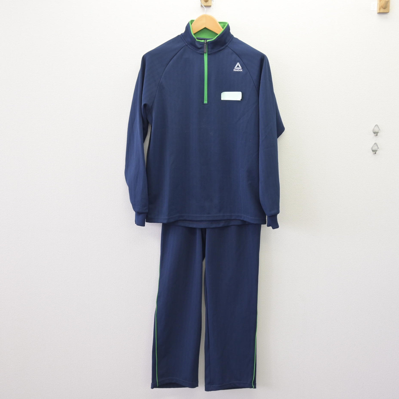 【中古】大阪府 生野高等学校 女子制服 2点 (ジャージ 上・ジャージ 下) sf120376