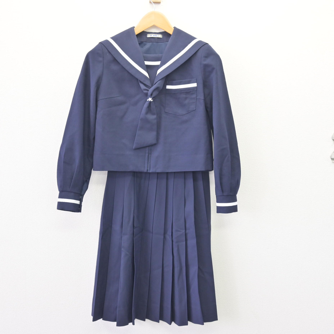 【中古】静岡県 富士根南中学校 女子制服 3点 (セーラー服・スカート) sf120384