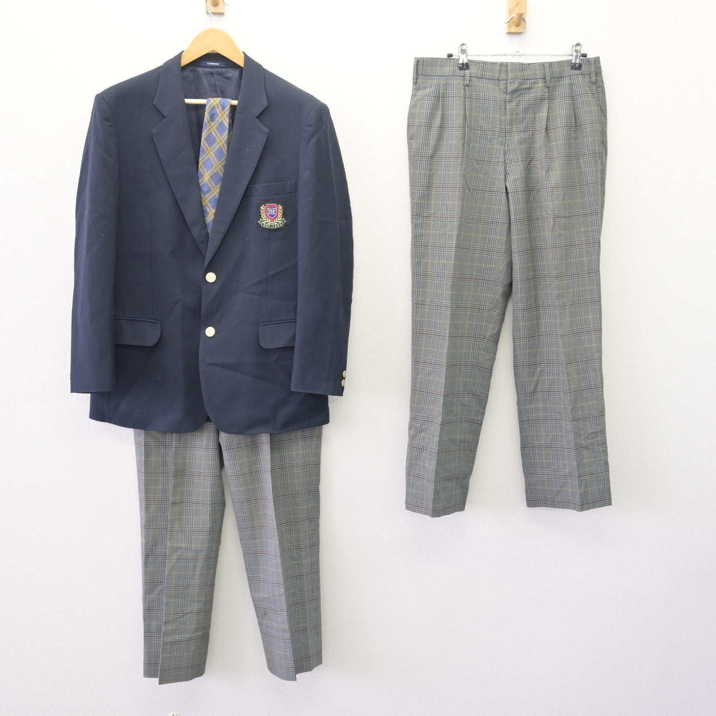 【中古】茨城県 牛久栄進高等学校 男子制服 4点 (ブレザー・ズボン・ズボン) sf120387