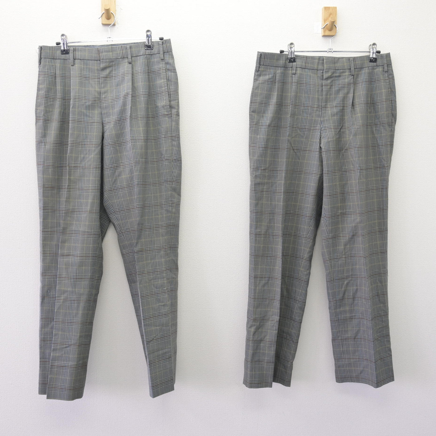 【中古】茨城県 牛久栄進高等学校 男子制服 4点 (ブレザー・ズボン・ズボン) sf120387