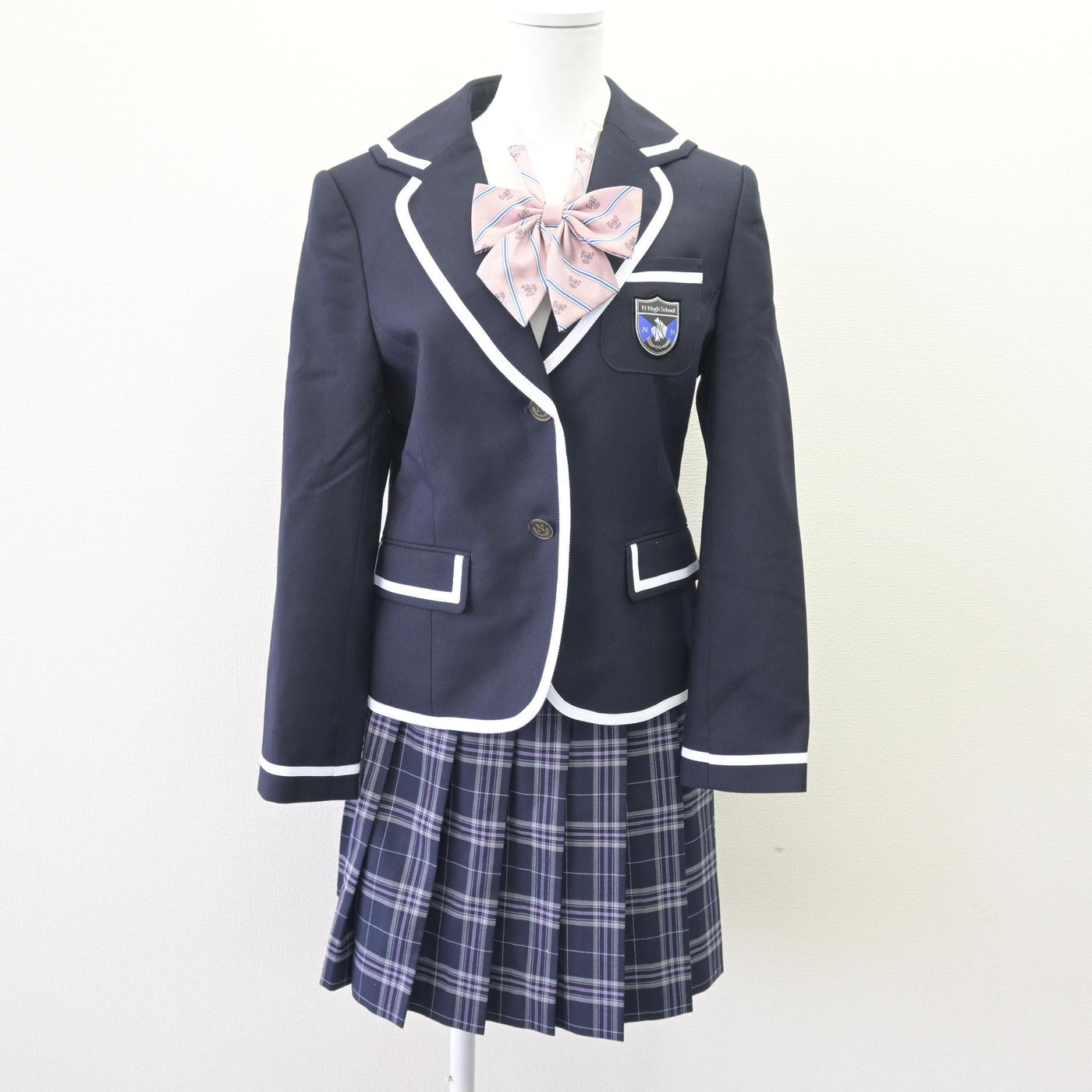 【中古】 N高等学校 女子制服 4点 (ブレザー・ニット・スカート) sf120390