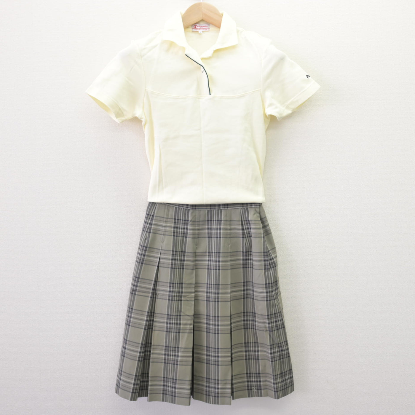 【中古】茨城県 土浦日本大学高等学校 女子制服 2点 (シャツ・スカート) sf120400