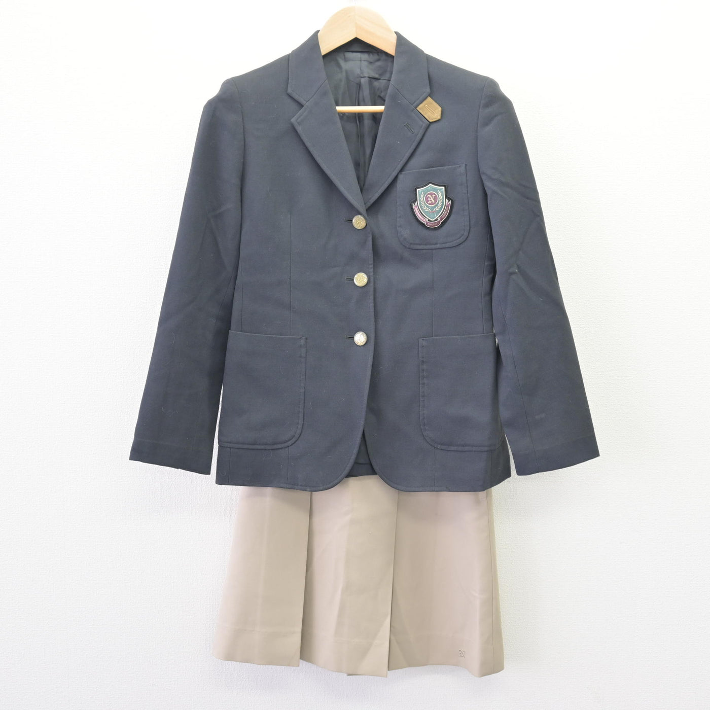 【中古】茨城県 土浦日本大学高等学校 女子制服 2点 (ブレザー・スカート) sf120401