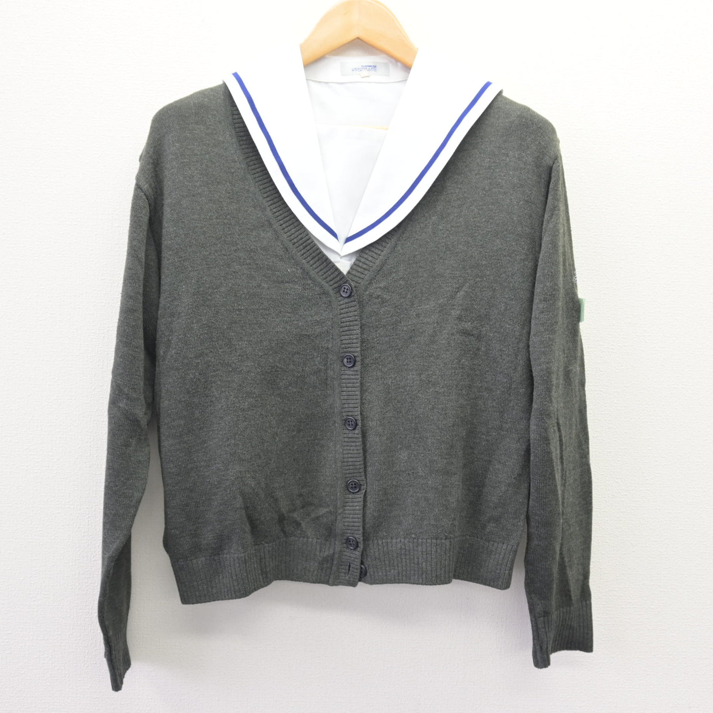 【中古】神奈川県 カリタス女子中学高等学校 女子制服 3点 (ニット・ブラウス) sf120453